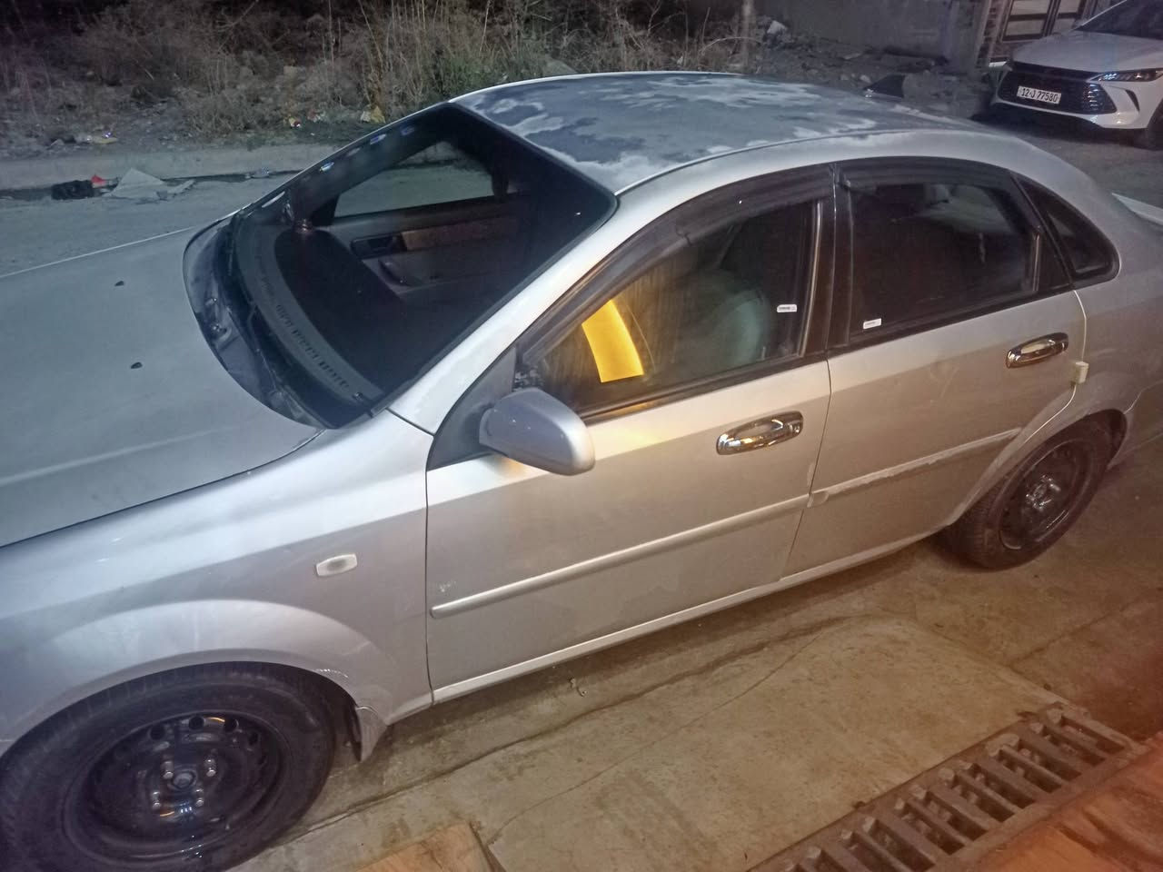 اوبترا فورنزا 2007
مبدل بونيد فقط شرعيها اني 
السعر 55$ وبيها مجال حك الجية 
***********
العنوان الموصل
