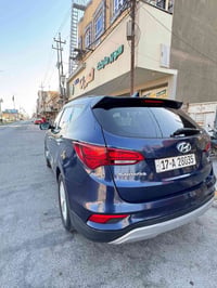 سنتافي 17 امريكي حرة باسمي ماشيه 97 الف ميل سعر 123 وبيها مجال حداديه ...