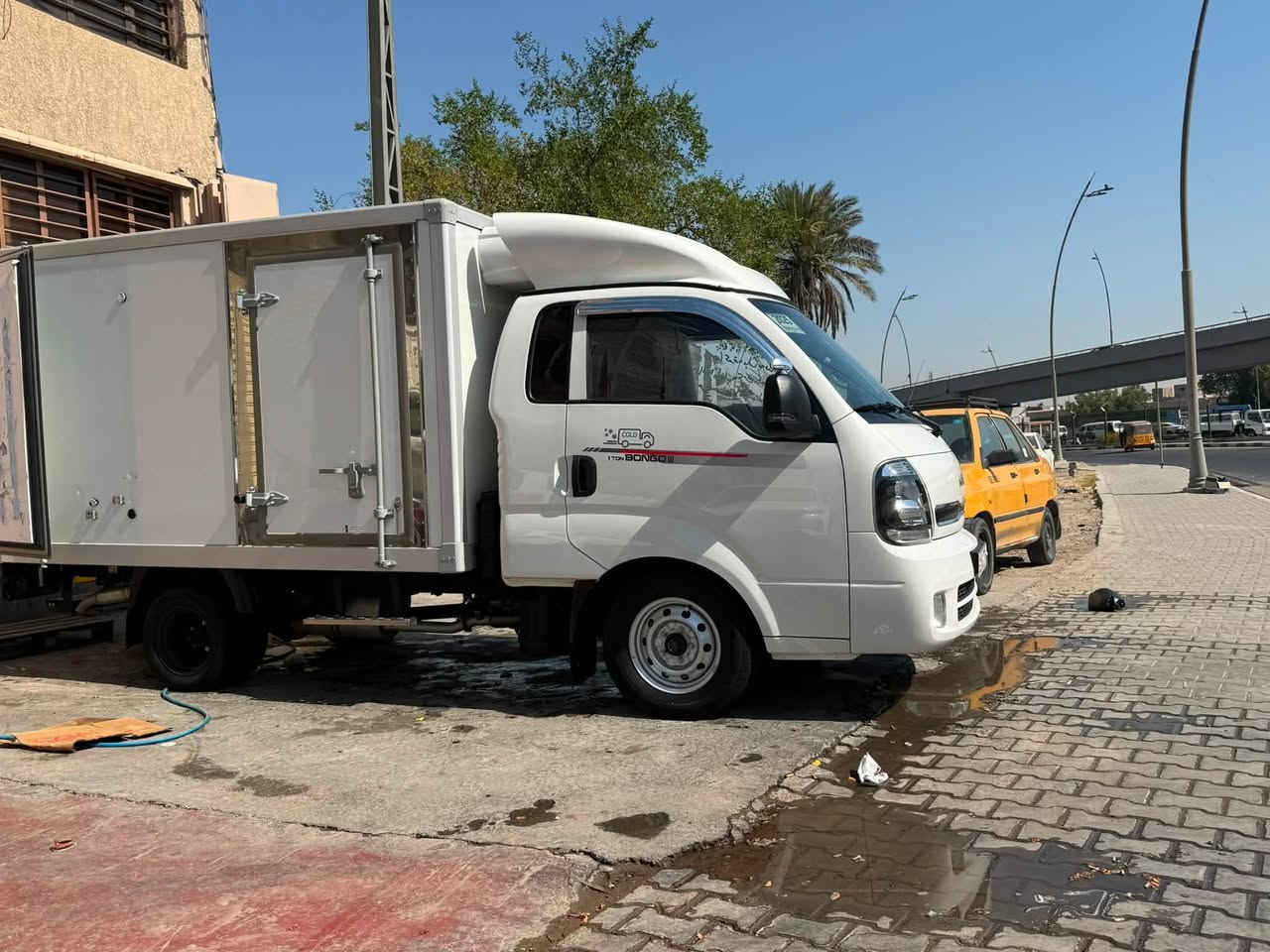 ‏سيارة براد موديل 25 فول مواصفات كفالة عامة رقم بغداد باسم السيارة شقين***********
