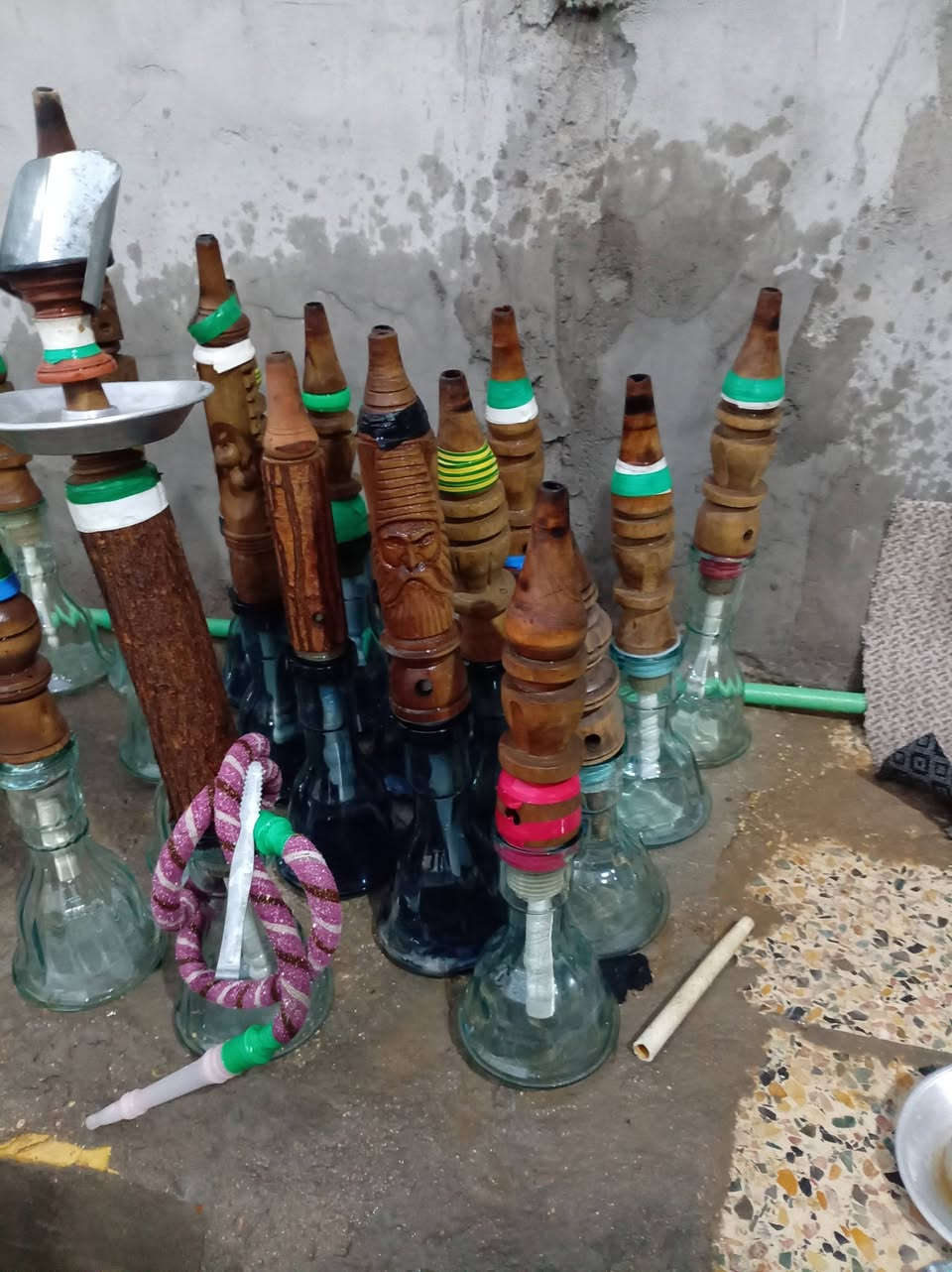 سلام عليكم نراكيل مستعمل للبيع عدد 45 ابيع شلع اطيك ناركيله كامله ب7 وبيه مجال بصيط مكاني خيرات ***********
