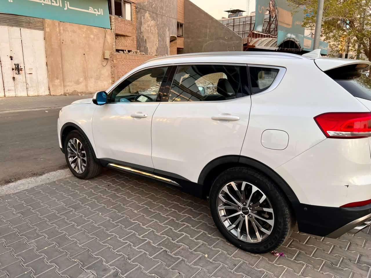 هافال h6 2020
محرك 2000 تيربو 
فول موصفات
4 كاميرات 360 درجة
مقاعد جلد وكهرباء
فتحة سقف بانوراما
مثبت سرعة
دخول ذكي وبصمة تشغيل
حساسات امامية وخلفية
الضرر باب السائق معدل بارد
الهاتف: ***********
