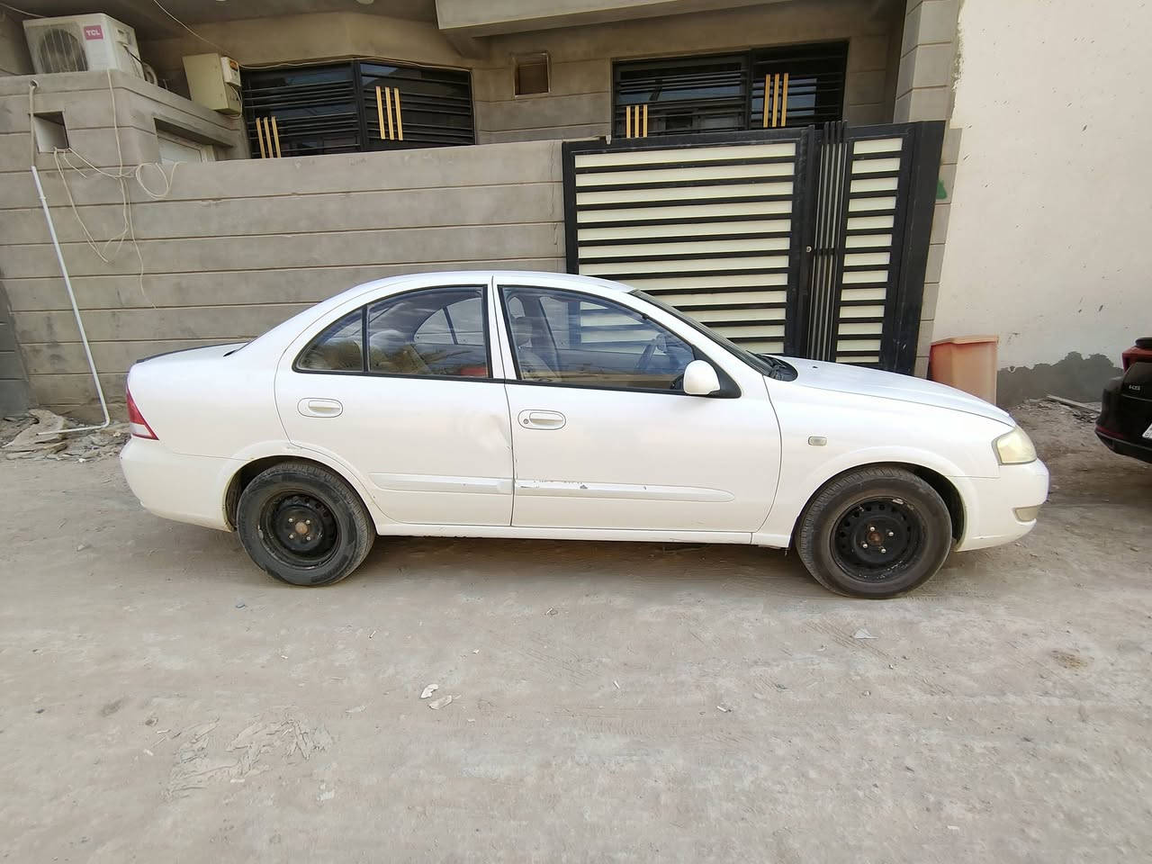 نيسان • حالة جيدة • مع الرقم