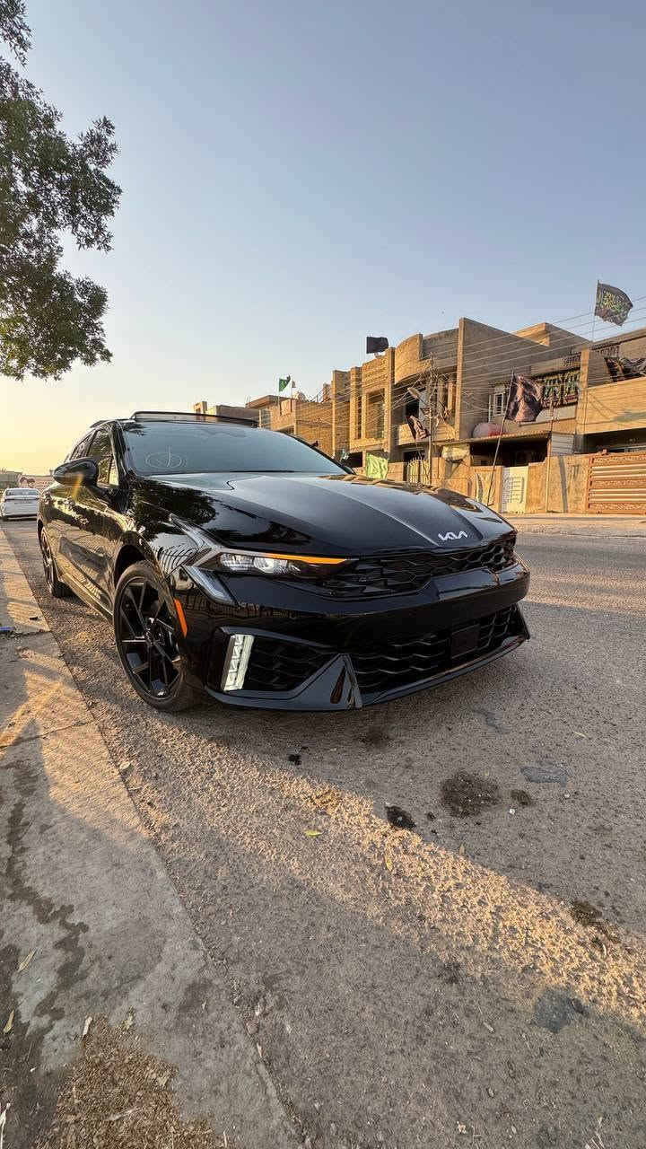 Kia k5 gt line 2026
الون اسود داخل جلد ابيض واسود 
بصمة 
بانوراما 
تشغيل عن بعد 
شاشة ابل كار بلي 
كرسي كهرباء 
حساسات امامية وخلفية 
تدفئة مقاعد 
رادار امامي مع تحديد مسار 
لايت led برتقالي 
ماشي 2700 km زيرو 
مكينة 2500cc 
السيارة جديدة جدا وزيرو 
الحادث موضح بالصور فقط جاملغ بدون اي دواخل ومبدل بقطعة نفس الون بدون صبغ السيارة 
دخول جديد باسمي  بدون رقم اي استفسار  
***********  مكاني بغداد حي الاعلام 
رقم الهاتف فقط واتساب شغال
