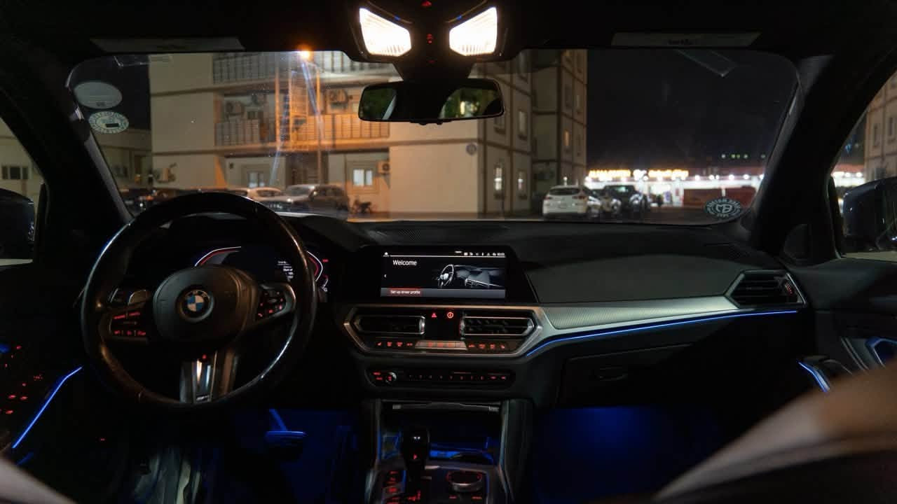 بي ام 330i • موديل ٢٠٢٢ • ممشى قليل