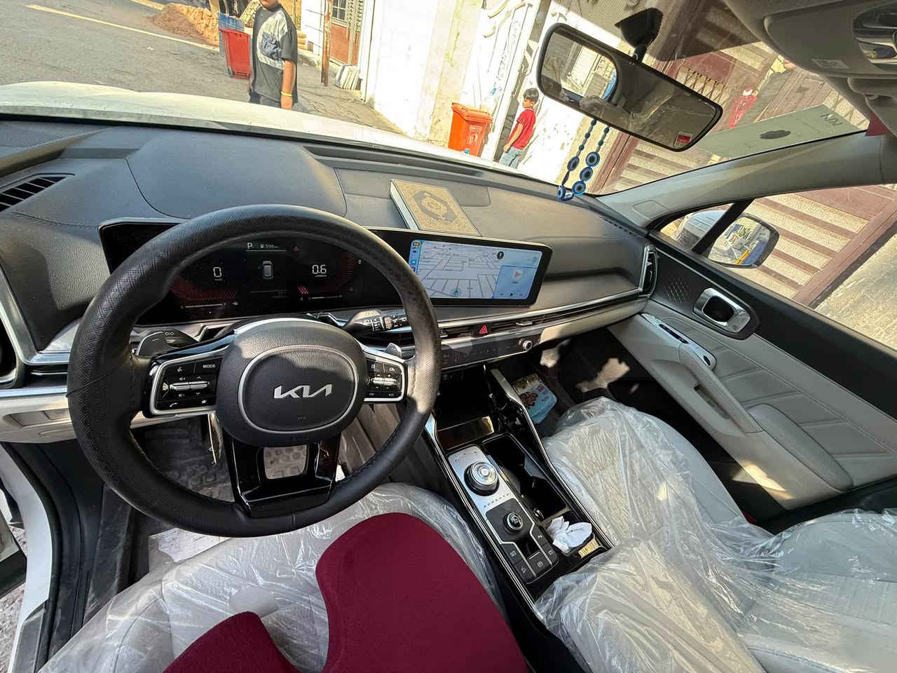 السلام عليكم سورنتو مديل 2025 مكينه 6سته سلندر ماشيه 14الف سياره شخط ما بيه مكفوله من كلشي 
السعر 325 العنوان بغداد الرقم ***********
