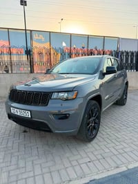 جيب شيروكي  .5 راكب بلاك توب  الموديل :2020  المحرك : V6.  3.6L  السعر...