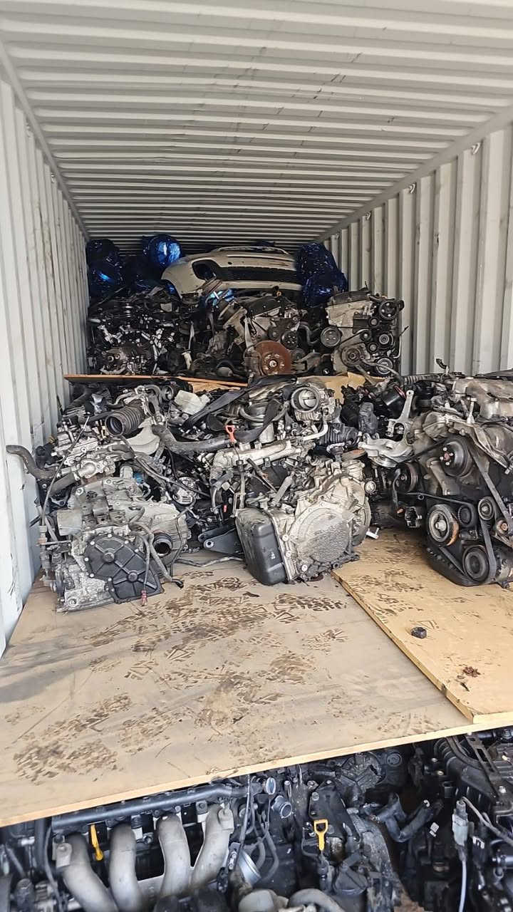 السلام عليكم يتوفر محركات ازيره 3300 و 2700 اكو عروض بيهن العنوان الديوانيه حي الصناعي مجمع عدي البديري ***********
