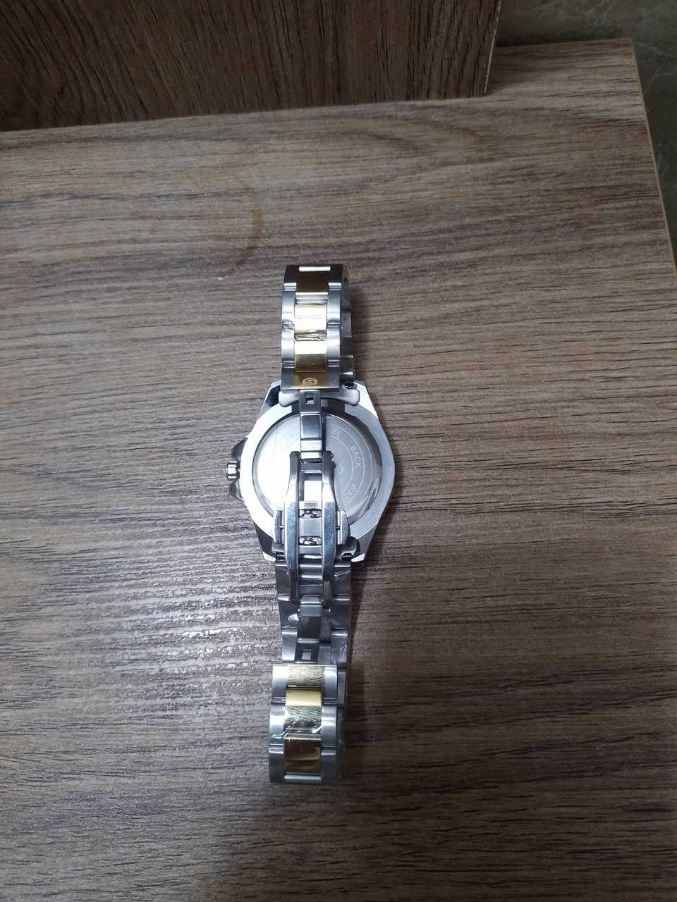ساعه SEIKO للبيع رجاليه حديد وزن ثقيل💯
سعرها 15الف
واتساب ***********
