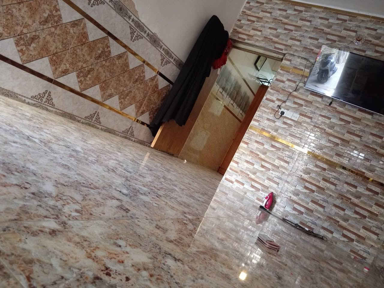 مشتمل للبيع طابقين ترميم حديث المساحة ٦٥متر الواجهة ٣وربع والنزال ٢٠ المكان حي اور الشعب مقابيل حسينية المصطفى السعر ١٣٥وبي مجال للتواصل ***********
