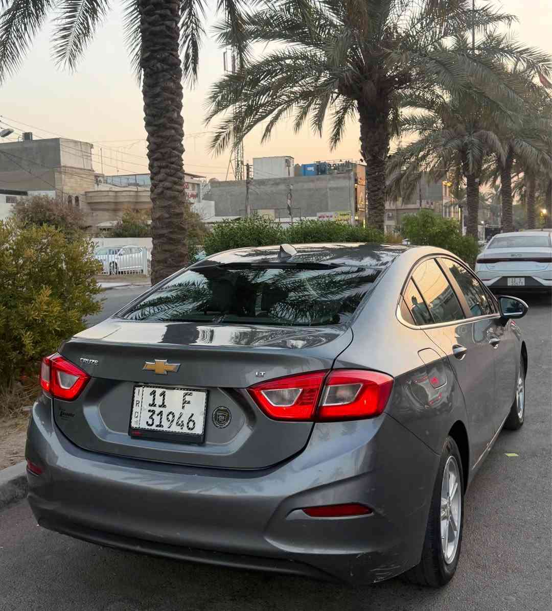 السلام عليكم للبيع شوفرليت كروز 2018 وارد امريكي حادث جاملغ و بنيد صبغ ثلالث قطع بدون دواخل مواصفات LT ( شاشة جبيرة بلوتوث - كار بلي - تحكمات ستيرن - لدات امامية - ويل كب - كامرة دوارة - كروس سرعة - مانع انزلاق ) وباقي الموصفات المعروفة 
ماشية 84 الف فقط 

محرك وكير مكفولات ممفتوحات 

ممتعوبة جاهزة من جميع النواحي 

رقم بغداد ب اسمي هزة سنوية ارقام كلهن جدد

السعر 79 ورقة وبيه مجال 

للاتصال *********** بغداد, العراق
