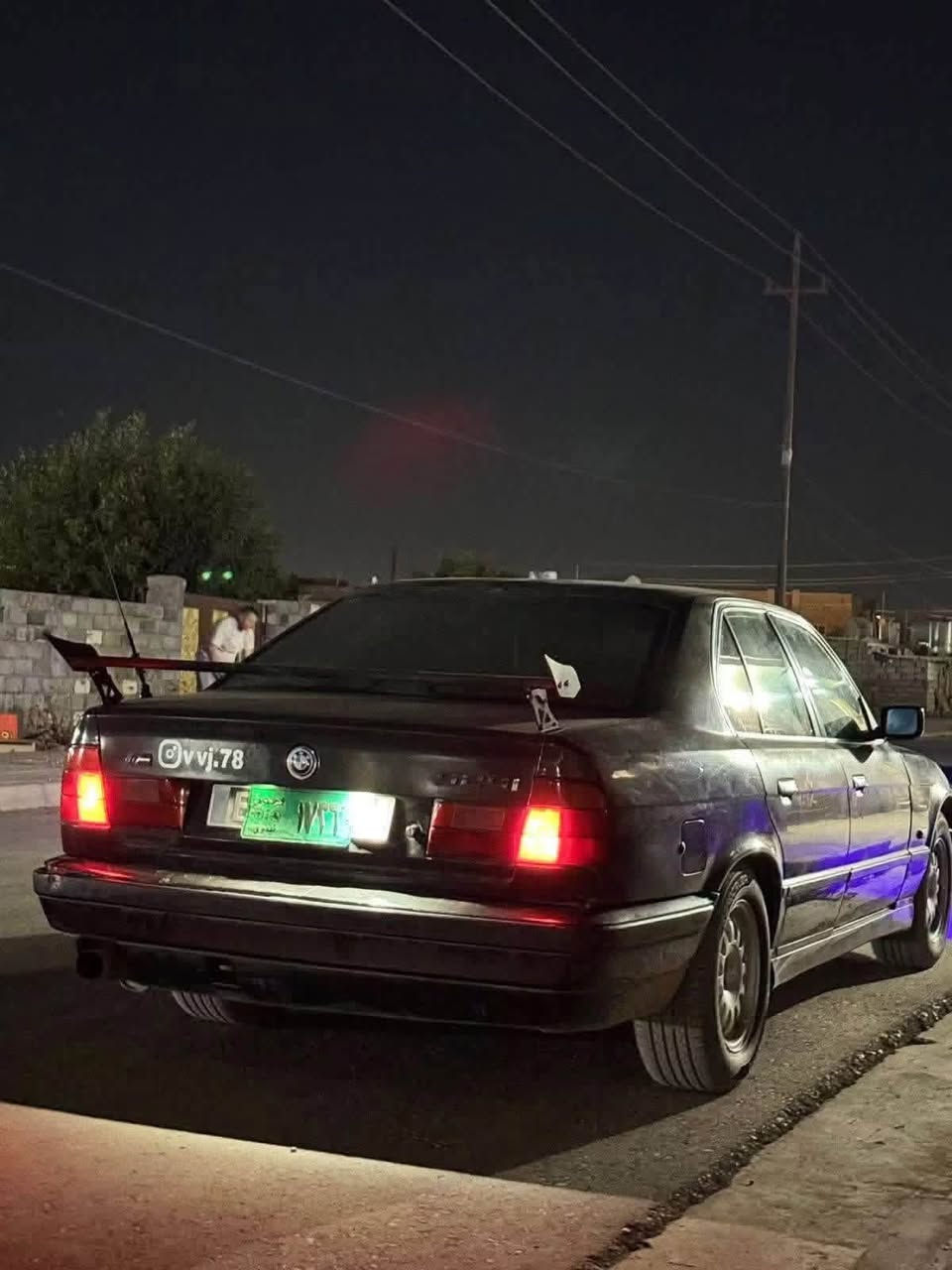 السلام عليكم
بي ام للبيع 525 

محرك فل كير محرك شرط 

صدر جديد باتري جديد داخلها حيل نضيف سيارة كامله ماناقصها شي  

السعر ٢٦ وبيها مجال لشراي 

مكاني الشرقاط

الاتصال ***********
