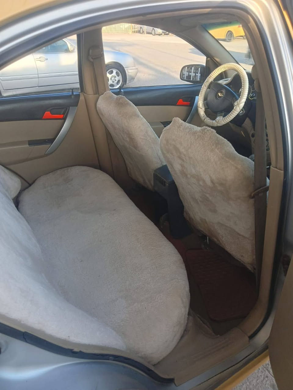 سلام عليكم أفيو مديل 9 رقم انكليزي نجف السياره كير مكينه حداديه تخم تاير ابو الخطه السياره مصفره هيئه وغرامات السياره جاهز ***********
