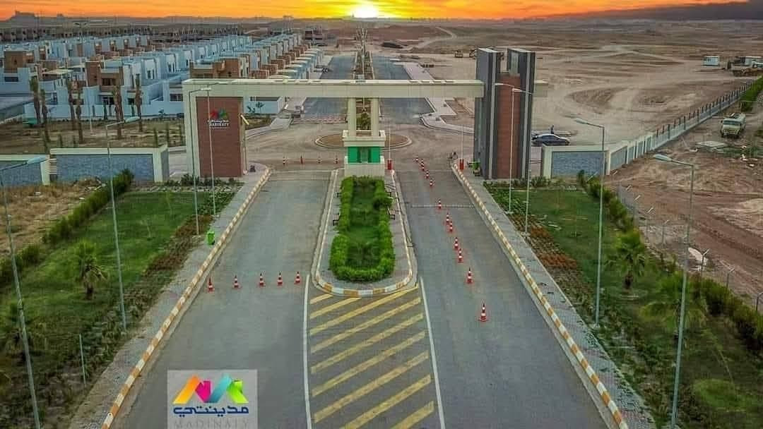 يتوفر بيتين للإيجار ٢٠٠ متر بمجمع مدينتي السكني حي المرابع ايجارة ٤٥٠ 
البيت الثاني ٢٠٠ متر بحي الجامعة أمام حديقة ايجارة ٥٠٠ ألف مع كاونتر المطبخ 
البيوت ٣ غرف نوم استقبال صالة مطبخ صحيات كراج حديقة
***********
***********
***********
