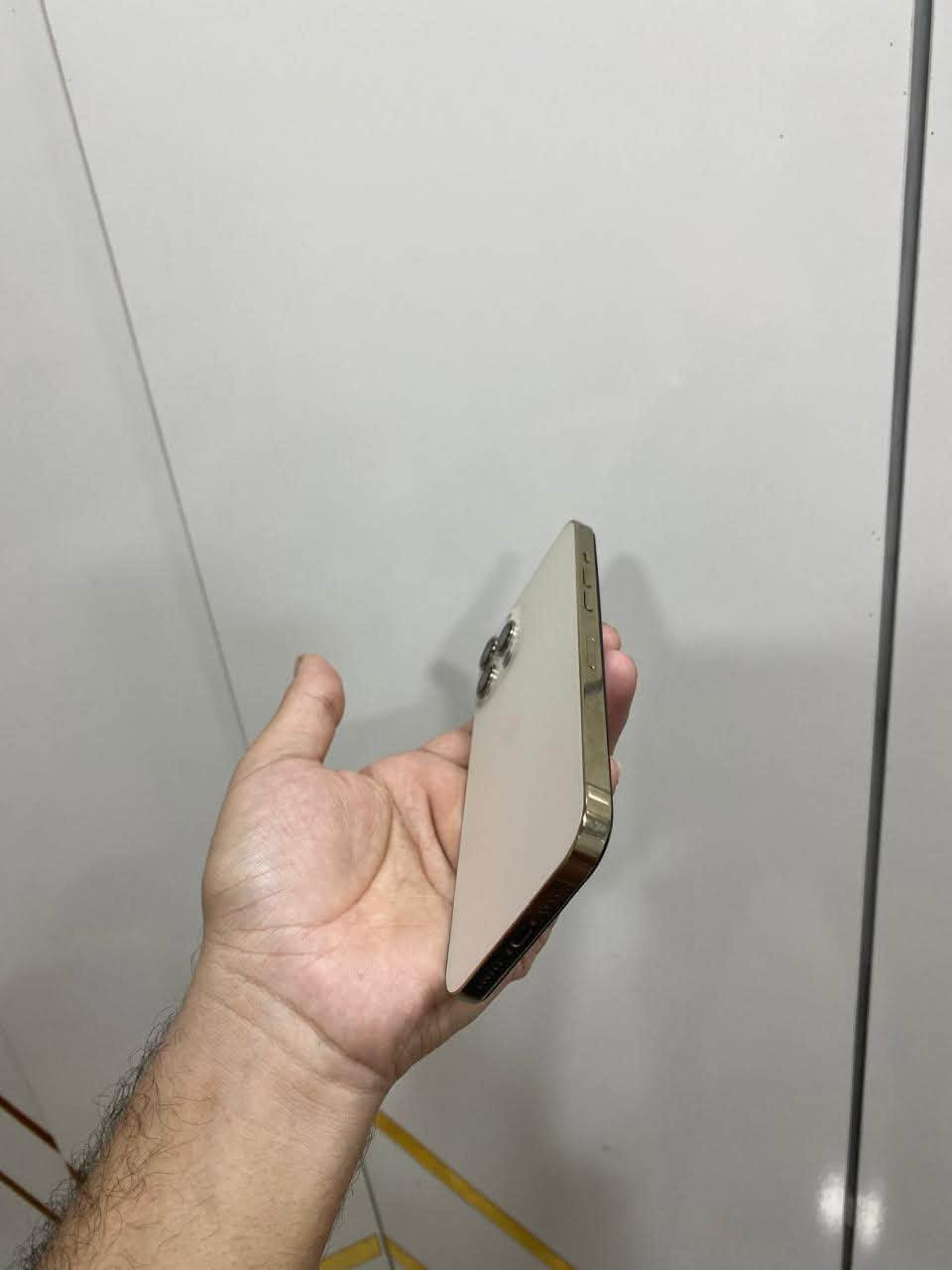 م 📱🔥 آيفون 12 برو ماكس | 256GB
✨ نظافة 100% | جهاز مرتب ونظيف✅
💎 سلس وسهل اللمس جاهز للاستخدام✅
🖥️ مستبدل شاشة نوعية حلوة ومرتبة
🔋 مبدل بطارية✅
💰 السعر: ٣٠٠ ألف فقط 🔥
📍 بغداد – البياع
📞 ***********  واتساب 
🚚 يوجد توصيل
