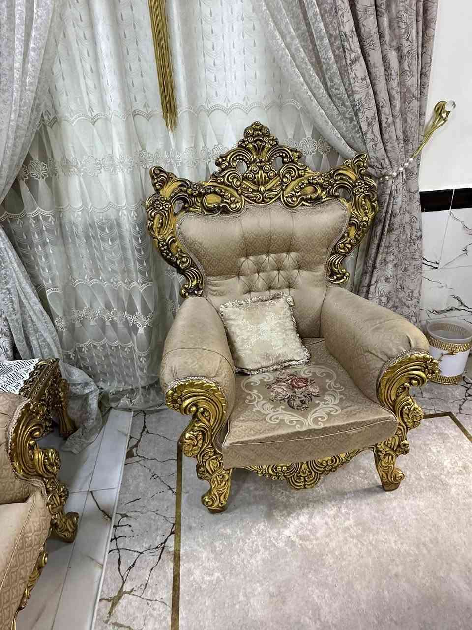 تخم قنفات خشب جوز جدا قويات 9 نفرات 2ثلاثيه و3ام نفر
سعرهن الجدد ب مليون ونص
رايدهن ب 450 الف 
العنوان التنومه الكورنيش 
هاتف ***********
وياهن طبلات 3 كبيره 1
وصغيره 2
