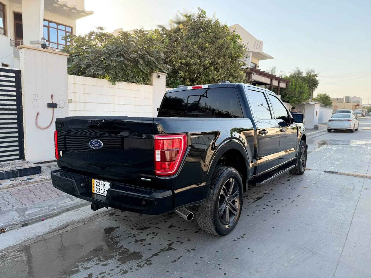 ﷽
بيكم فورت ايف ١٥٠ F150 XLT 2023 
سياره مواصفات xlt فوول مواصفات عدا سلایت
المواصفات سياره 
1-کراسی جلد + کراسی کهرباء
2-استيرن فوليوم
3-لايتات ليد + عدسه + بلاجكتور 
4-شاشه كبير تلفزوني 
5-كير عادي ٨نمر+ اوتو + كير طياره 
6-کامرة + حساس + رادار 
7- اوتو هولد + بريك بصمه
8-بصمه + شغال تشغيل عن بعد
9- تبريد مركزي ❄️ 
10-مرايات كهربائيه + و ضد فوول 
11- دبل سلايد 
12-تراكشن كونترول 
------------------------------------------
كير + محرك + كهربائي + تبريد + شاصي ، كله بشرط مابي دينار مصرف دعامي لل دعامي بشرط سيارة مكفوله كفاله عامه بشرط جديد جديد بمعنى كلمه ساره بل واقع احلى من صور بدون صبغ بدون تعديل بدون تبديل بدون حالوب و رصعات ماشي ٤٤ الف ميل حقيقي بشرط كومبويتر 
------------------------------------------
محرك سياره ٣،٥ تيربو المرغوب بشرط ما مفتوح بدون اي عيب و اقتصادي لل بنزين 
رقم و سنوي ف فحص و هزه جديد تحويل ثاني يوم
مكان سياره : كركوك 
رقم الهاتف : ***********
او مراوس بل كامري او راف فور مديل حديث
