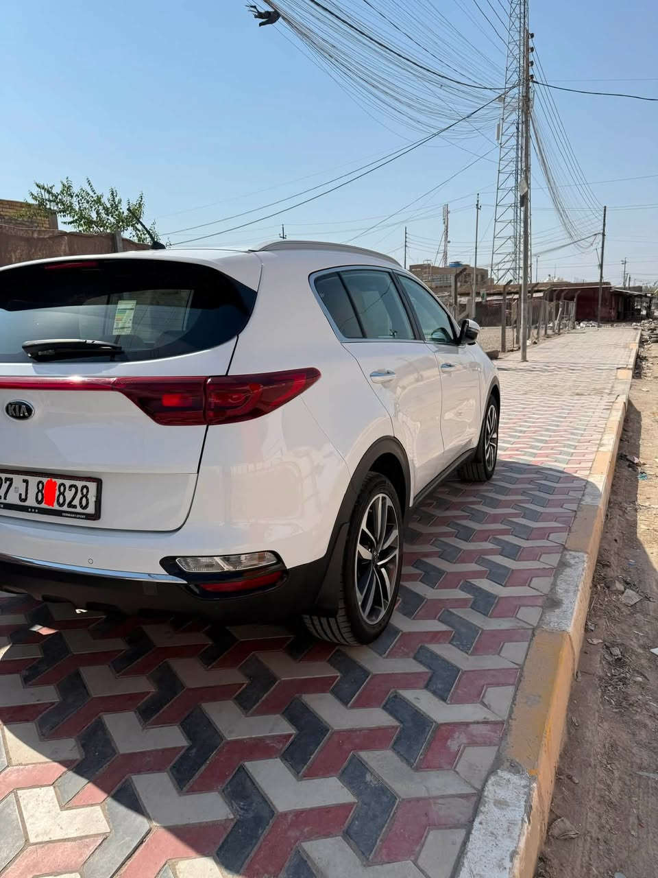 السلام عليكم
سيارة سبورتج مديل 19 خليجية

رقمها ذي قار 

مكانها ذي قار الشطرة 

السياره كفالة عامة 

كشر ومحرك وكير 

بيها باردات فقط 

السياره بسمي شرط التحويل ثاني يوم 

للتصال ***********

السعر 180 وبيها مجال للشراي
