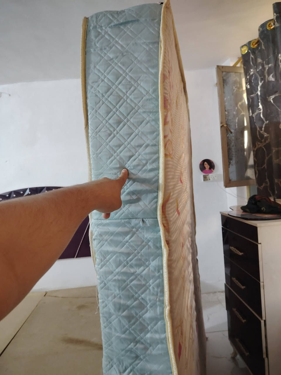 دوشك نظيف جديد مترين طول ب180 عرض أخذته ب150 رايده من الاخير 75 تجي وشوف بعينك *********** عنواني الزعفرانيه

