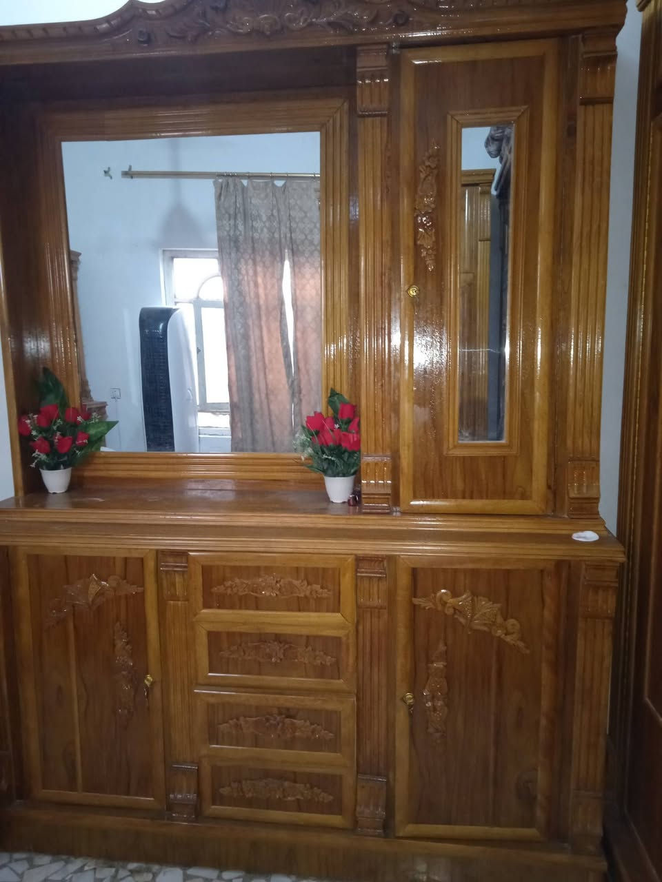 بيع غرفه اخشاب الاتصال على الرقم ***********
