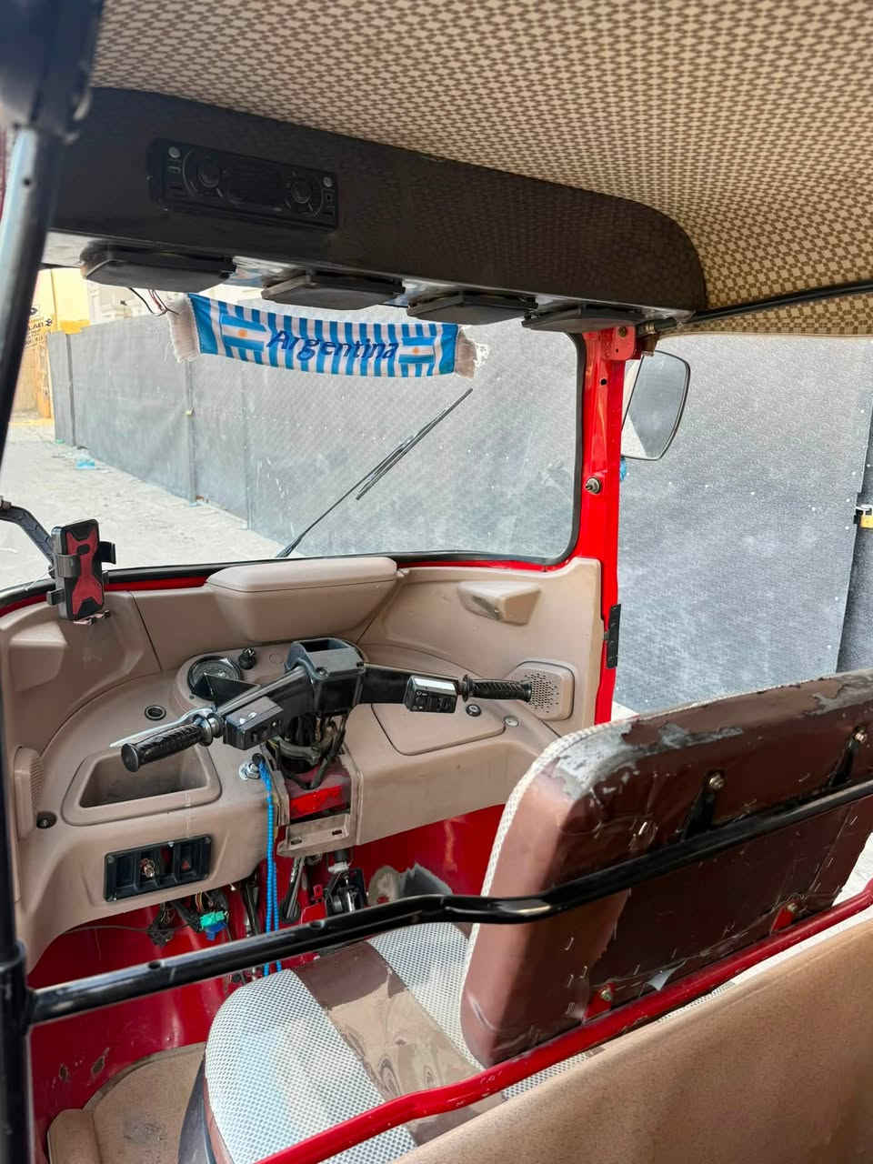 سلام عليكم
تكتك 22 نضيفه
رقم وسنويه 
مكينه ناعمه وتخبل
السعر 8500
العنوان بغداد شعله 
الرقم ***********
