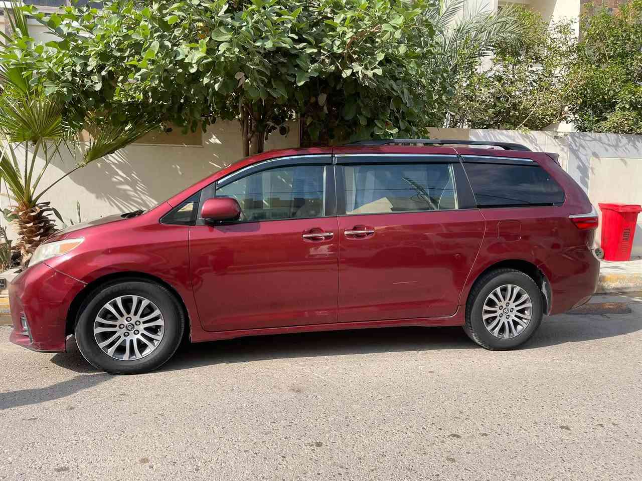 سيينا XLE • V6 3500 • ٢٨٣ الف ميل