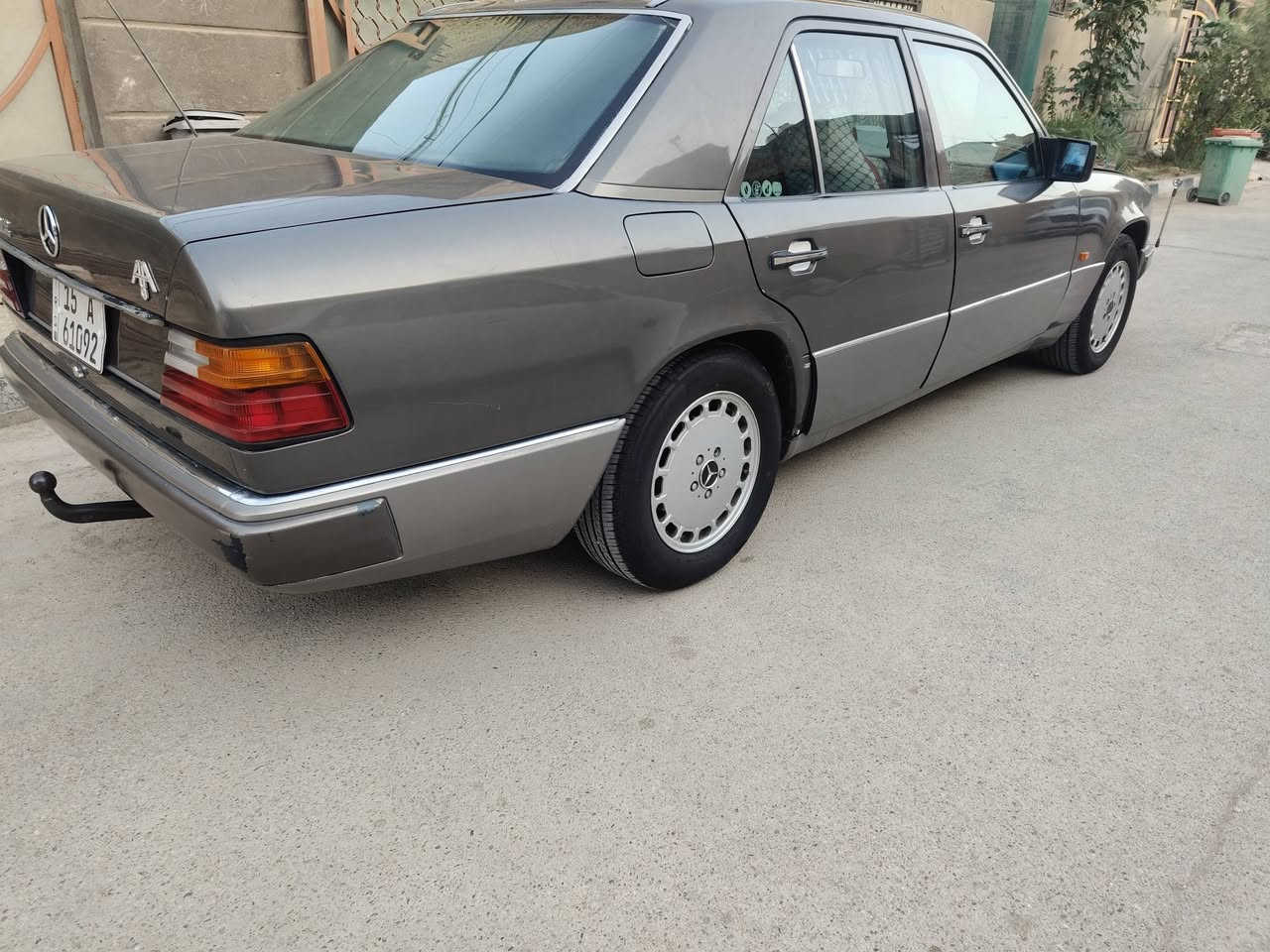 يارزاق
مرسيدس دب موديل 1991 لون رصاصي فيراني رقم انبار بسمي محرك خراطيم 320 جديد قبل ستة اشهر شاده تبريد ثلج منضومه جديده صدر جديد تخم تاير جديد للبيع او المراوس بشبح السعر 65 المكان الناصرية  اي تفاصيل اتصل وبخدمتك على الرقم***********
