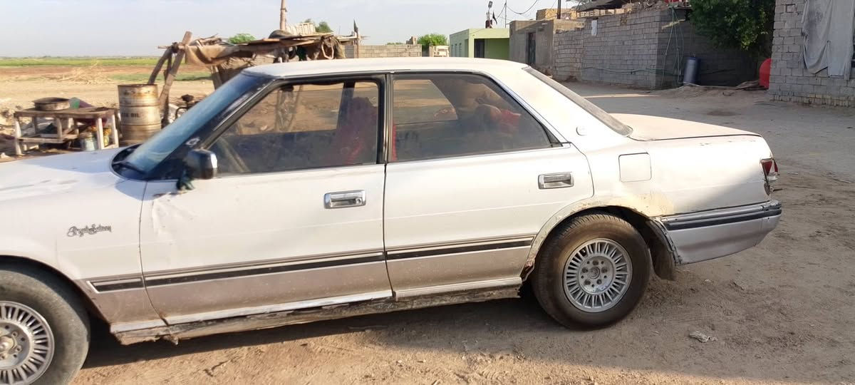 السلام عليكم هارتوب للبيع مديل89 سنويه ساقطه صار لها اربعه اشهر السياره مداور ثاني يوم كيره تعبان رقم نجف 
***********
