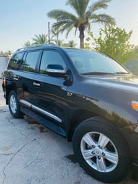 لاندكروز VXR • ٢٠١٣ • ماشية ١٠٠