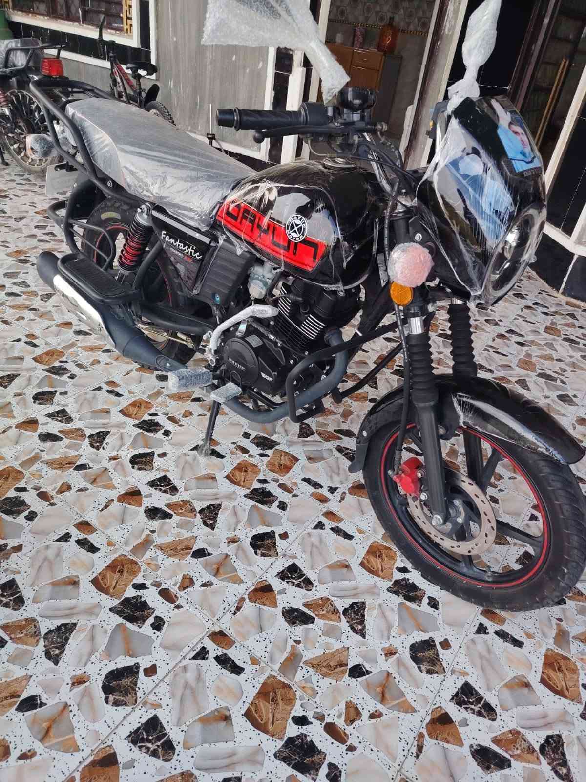 دايوان سكنر شكل ال26 محرك 200cc أخت زيرو ماشيه 2000
مكفول كفاله عامه دراجه ما ناقصه شي واحله من صوره تشغيل

عن بعد  لايت لد كهربائيات كله شغاله الشراي يتصل 

مكاني ديالى  الخالص رقمي لاستفسار ***********

