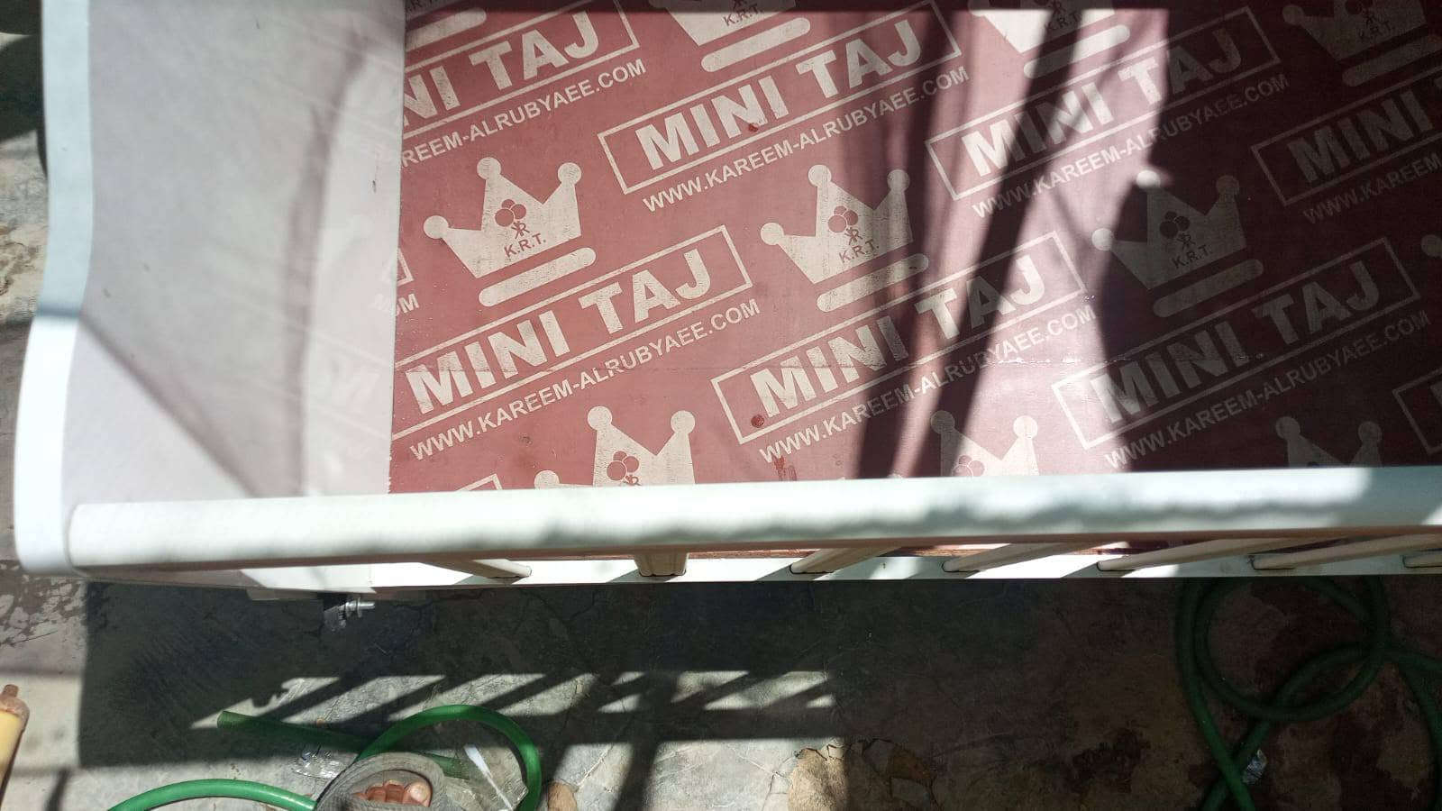 سرير اطفال هزاز نظيف ناقص مجرين فقط  و سعره ٢٥ مابي مجال

