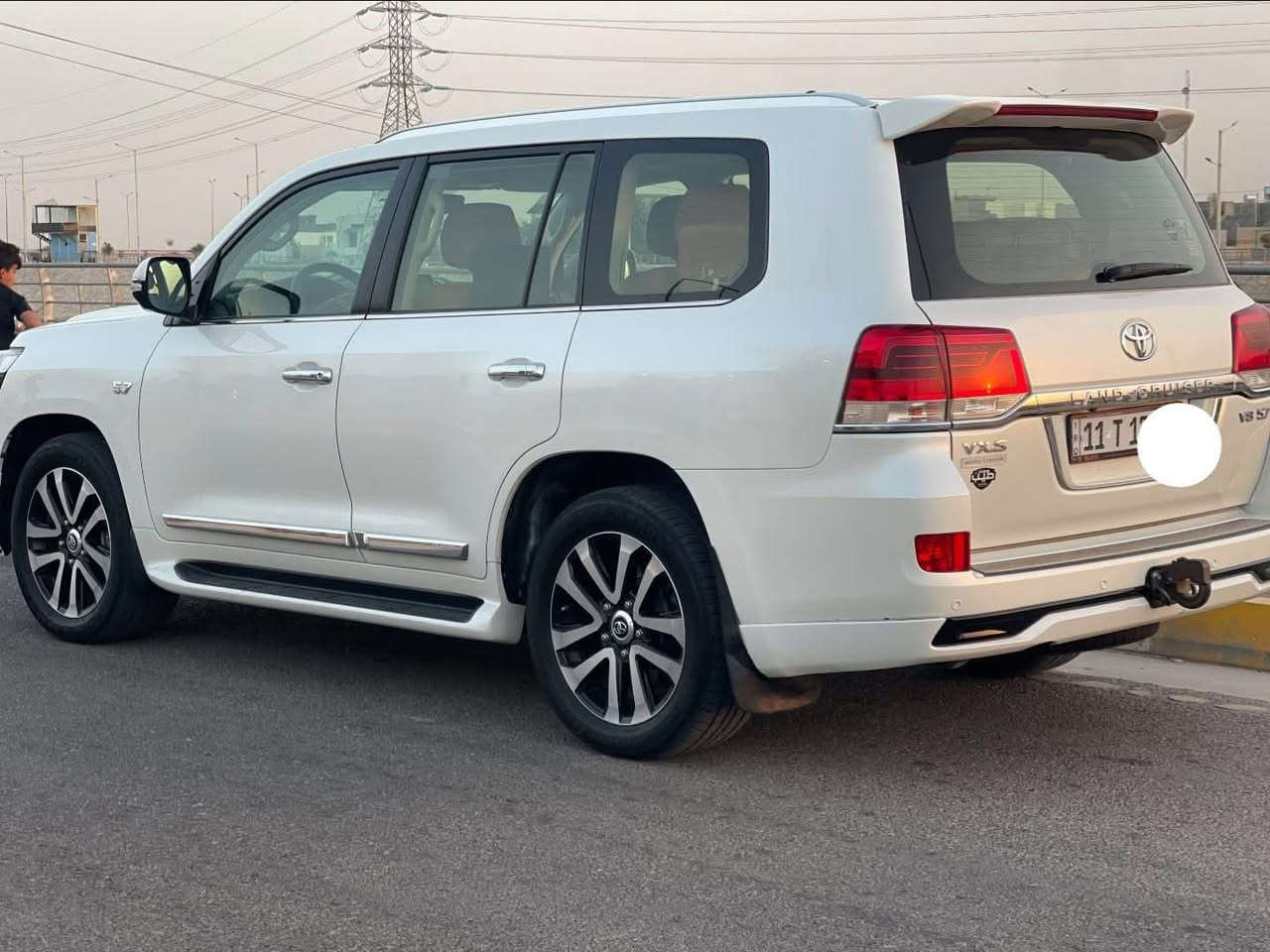 لاندكروز VXS • ٢٠١٨ • ماشي ١٣٠ ألف