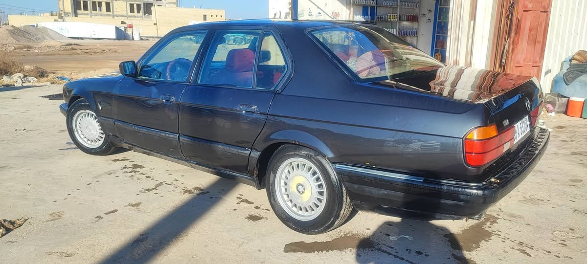 السلام عليكم
من رخصة الادمن 

BMW 1993  740

رقم بابل انكليزي مشروع وطني باسمي سنويه لل30 مكفولة من الظربه والگلبه والنقل جثه والكص
حداديه امامي خلفي بالچيس 
مصبوغ عام 
مكينه كير خير من كير تمساح 
مروحه كهرباء انسى الحماوه 
تبريد شغال نقص غاز 
كهربائيات شغاله
سلايد يشتغل بس ملغي 
عوزه تلحيضات بصيطه تجي تكلب وتاخذ عيني الك 
مكاني ناصرية 
السعر 50
🤙***********
واتساب موجود خاص موجود
