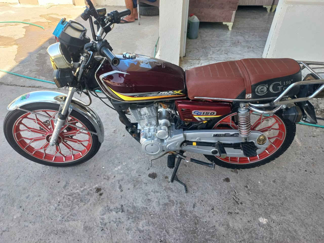 سلام عليكم جمعه مباركه عليكم 
للبيع دراجه سولنك موديل 2024محرك150cc
محرك مبدل فقط ولفات 
صلنصه رياضي
سمعات شغاله 
محرك كير بشرط
كهربائية كلها شغاله 
سلف هندر شغال 
لايت الباب رجع علي الهوه وطعج الطار ماله بس شغال كله عالي وناصي 
اشاير شغاله 
الدراجه كله شرط 
مكاني بيجي 
***********
السعر المطلوب 525وبي مجال للطيبين
