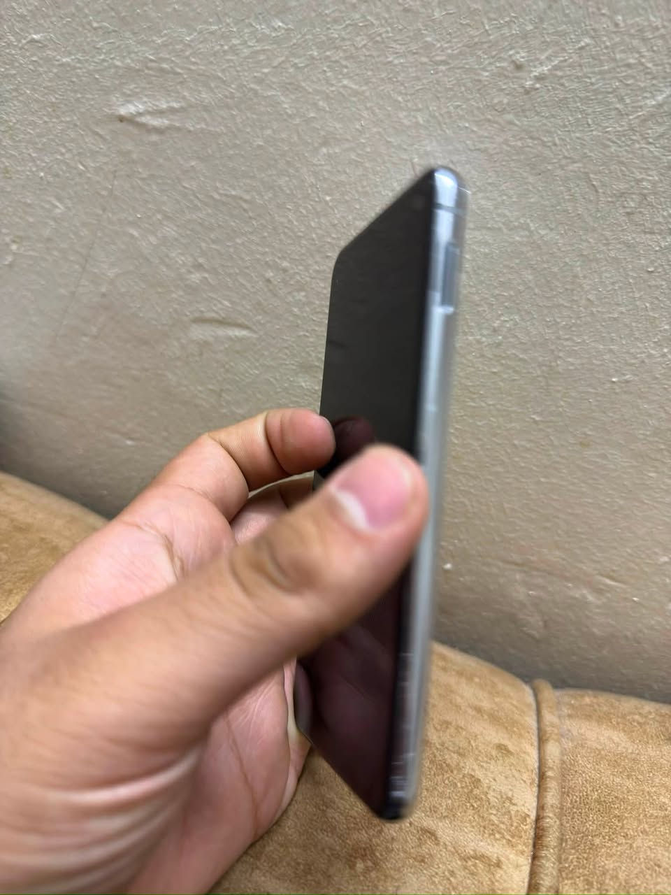 سامسونج اس ١٠ لايت الذاكره ٢٥٦ والرام٦ موبايل نظيف مامبدل بي شي عدستين وحده ١٢ب ١٦ وبطاريه ٣١٠٠ المعالج سامسونج exynos9820 الشاشه داينمك امولد ضايع منه زر المساعد الصوتي فقط وشغال والباقي كله شغال السعر هو ١٥٠ الف التواصل على الخاص او الرقم ***********

