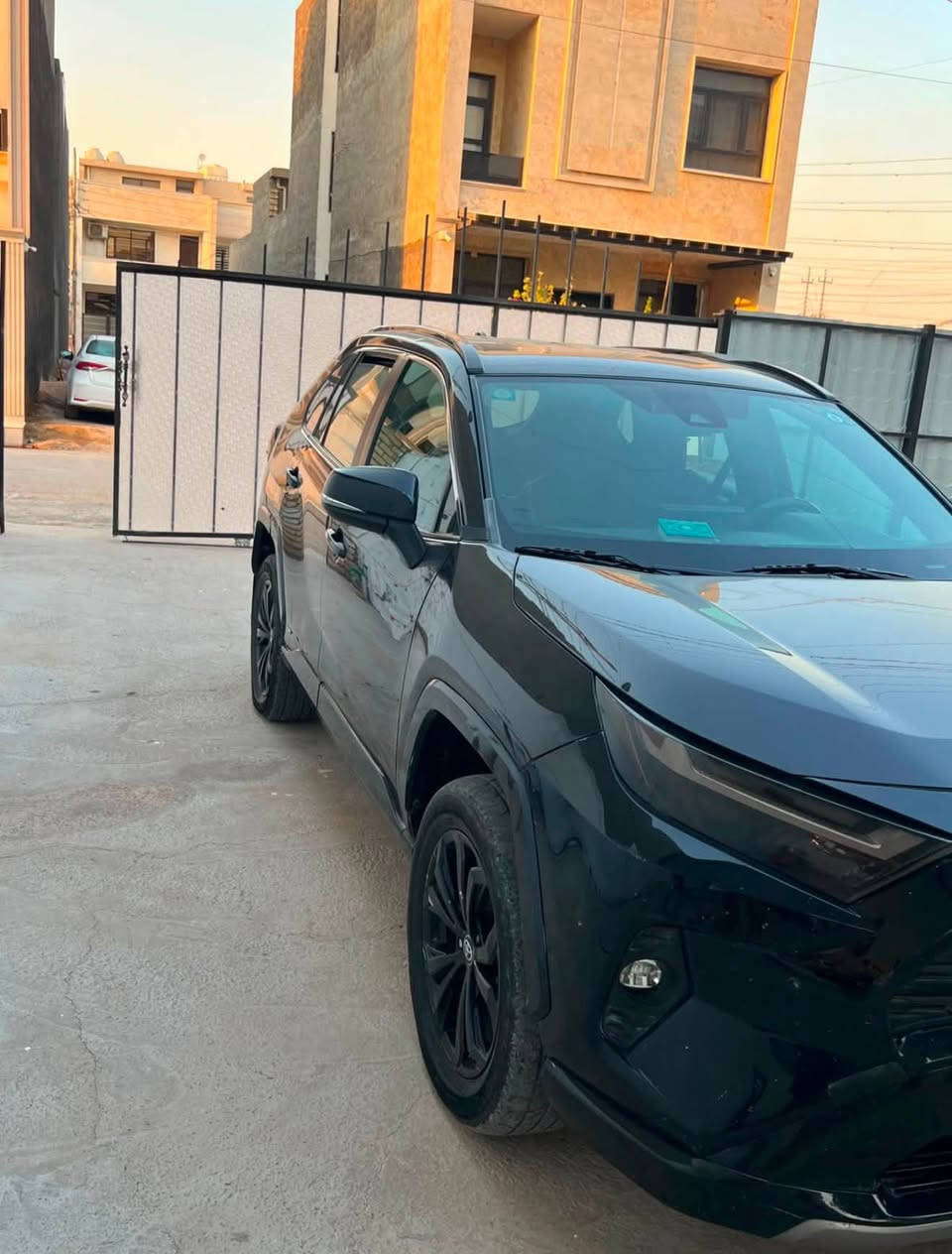 راف 2022 للبيع فول مواصفات ما عد فتحه ما بيها ماشي67mi وراد امريكي سرقه جملغات الاماميه فقط تواصل اكثر ***********
راسلتي خاص او واتساب افضل 
سعر225 ورقه وبيها مجال
