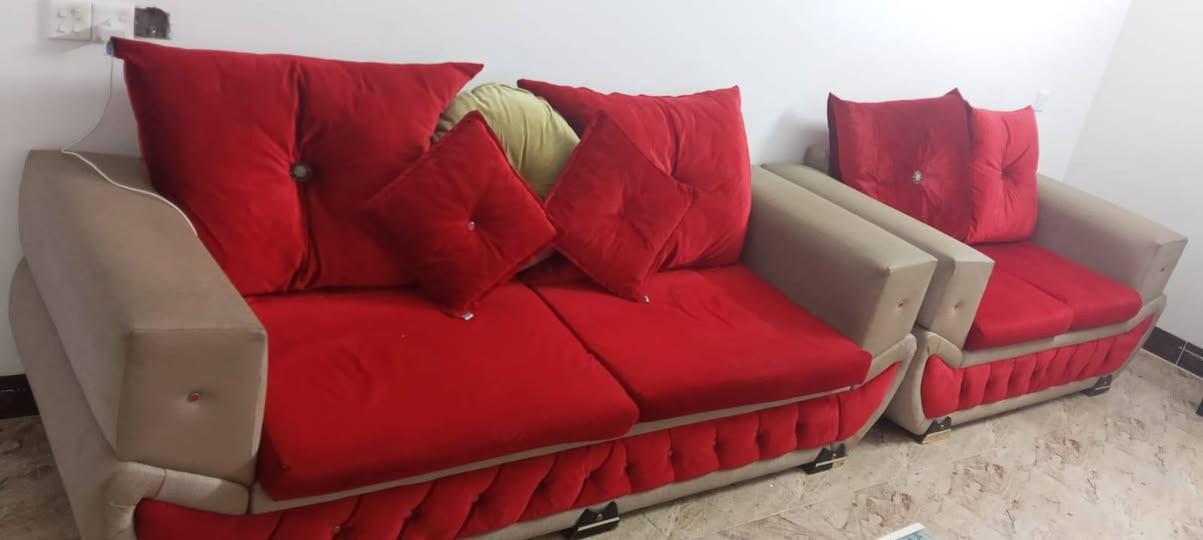 اغراض منزليه للبيع جديد
قنفات بحاله ممتازه جدا 
معرض خشب اصلي ثقيل
غرفه تركي 8 قطع نضيفه جدا 
كاونتر وسنك خشب جديد 
كلهم بحاله ممتازه
((ابيع شلع  مليون وربع))
للاستفسار *********** واتس
