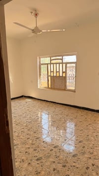 ١٠٠ دار • بناء حديث • كراج وحديقة
