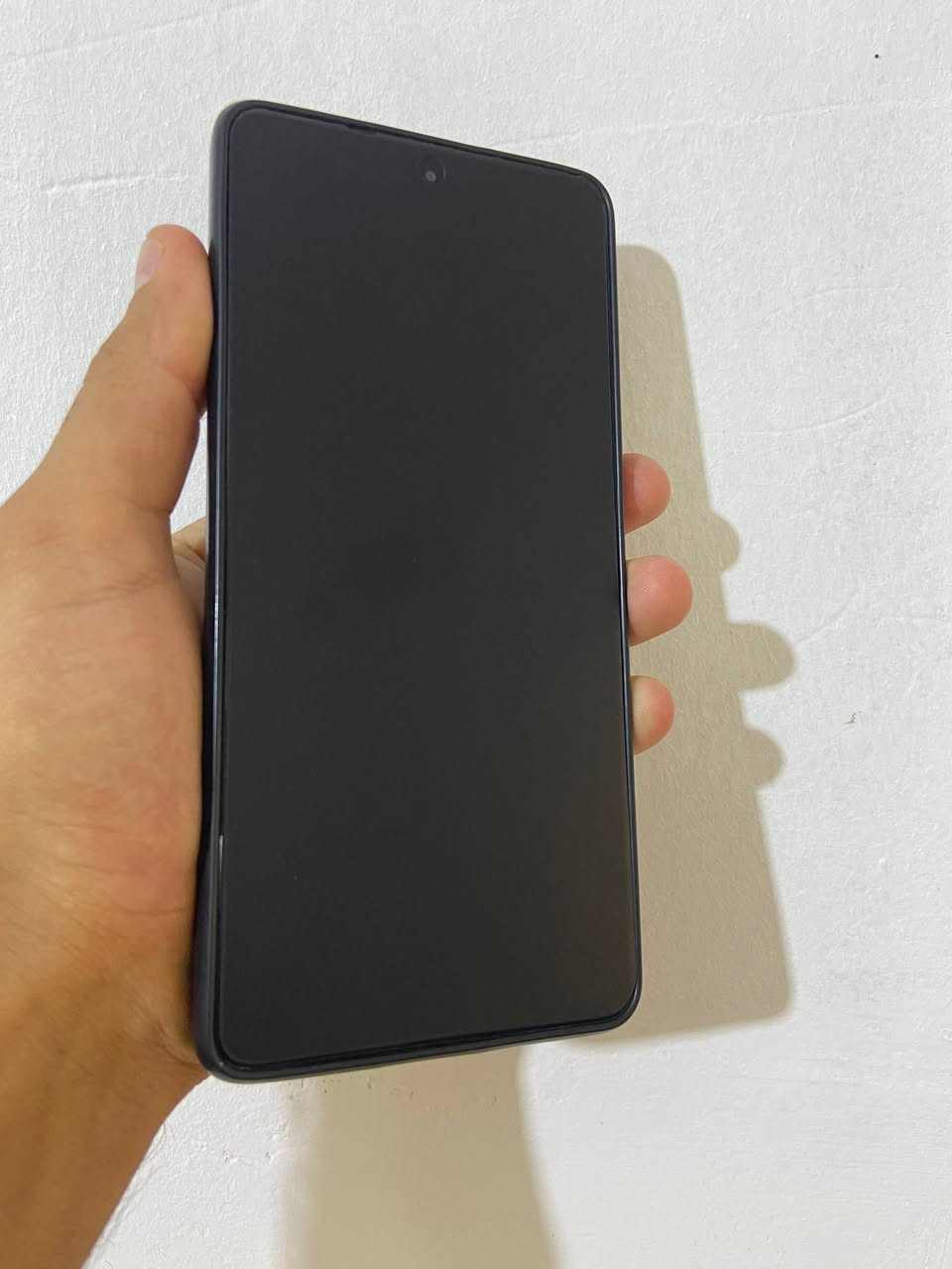 للمراوس | Xiaomi 11T Pro 5G  فلاكشيب
الذاكره 256 العشوائيه 12
- *المعالج*:  ببجي 90 فريم وبل تحديث صار يدعم 120 فريم 
- *الشاشة*: AMOLED 6.67 انش 120Hz HDR10+
- *البطارية*: 5000mAh + شحن خارق 120W 
- *الكاميرا*: 108MP AI Camera + تصوير 8K
- *اضافات*: سماعات ستيريو JBL + بصمة جانبية + IR

ملاحضه أمبدل ضهر فقط الباقي كله مكفول وما امبدل وعل فحص الله شاهد ملحقاته فقط لزكه مضلل بل شاشه وكفر فقط 
#### *السعر: 200الف 
*المكان*: بغداد - ابو غريب
*التواصل*: ‏‪***********‬‏ بي واتساب
. توصيل ماعندي❌

نص مكتوب في الصور:
- حول الهاتف Xiaomi HyperOS 1.0.22.0.UKDMIXM اسم الجهاز Xiaomi 11T Pro التخزين 256 ج.ب / 47.0 ج.ب إصدار نظام التشغيل 1.0.22.0.UKDMIXM إصدار Android 14 UKQ1.231207.002 تحديث أمان نظام Android 2025-08-01 المواصفات والمعلومات التفصيلية النسخ الاحتياطي والاستعادة إعادة ضبط إعدادات المصنع الشهادة