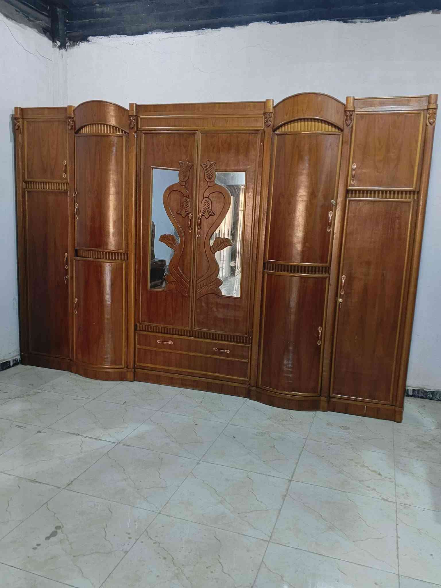 غرفه تسكام طابقين بيبان متقطعه صاج داخل وخارج مكان نهاوند الاربع سايدات قرب عياده الاسنان نشتري جميع الغرف العراقيه والتركيه وكناتير دز خاص
***********
