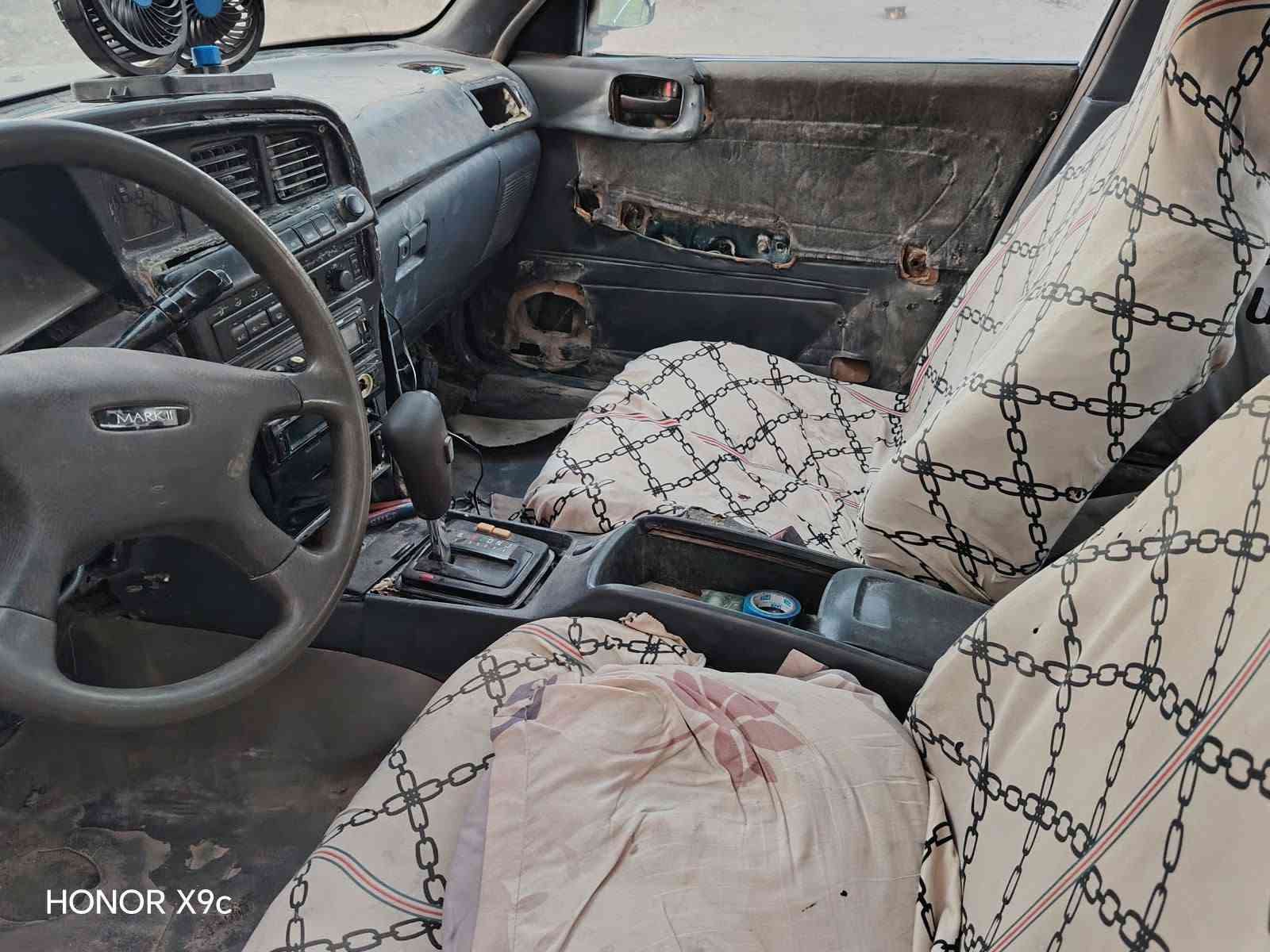 سلام عليكم
سيارة مارك تكم للبيع 
مكينه وكير ونجي شرط الفحص 
حدايده نضيفه 
كهربائيات شغاله،  سيارة جاهزه 
شرط تحويل تريد وكاله راعيه موجود وحاضر 
السعر 22 وبيه مجال بسيط 
المكان / ناصرية/ قضاء الشطره/ بالقرب من جامعه الشطره 
وتساب أو تصال ***********

نص مكتوب في الصور:
- HONOR X9c