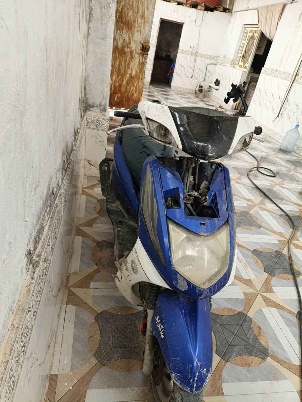 للبيع او مراوس سكنس نثيه مفتوحه مره وحده المكان بصره كرمه علي ***********
