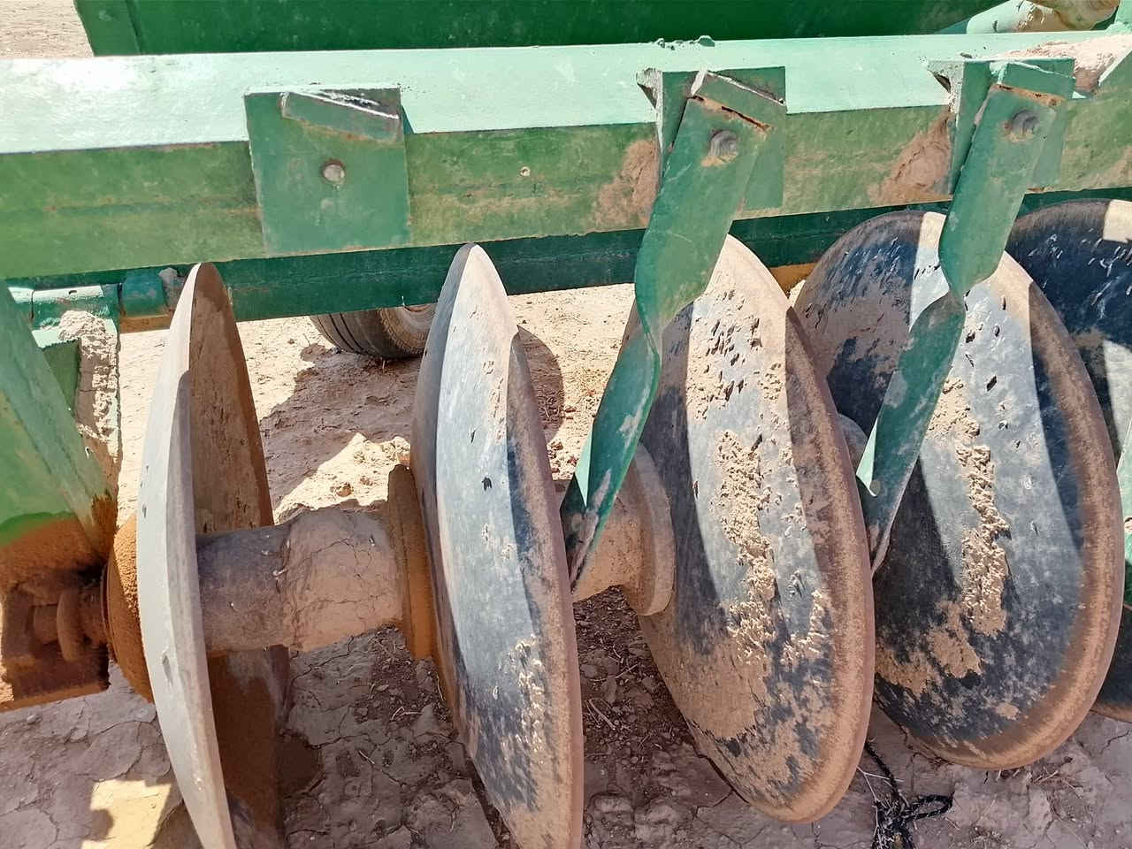 دسك للبيع 10 صاج فصال عزاوي السعر ٣٢٥٠ وبيها مجال بسيط للاستفسار الاتصال ***********
