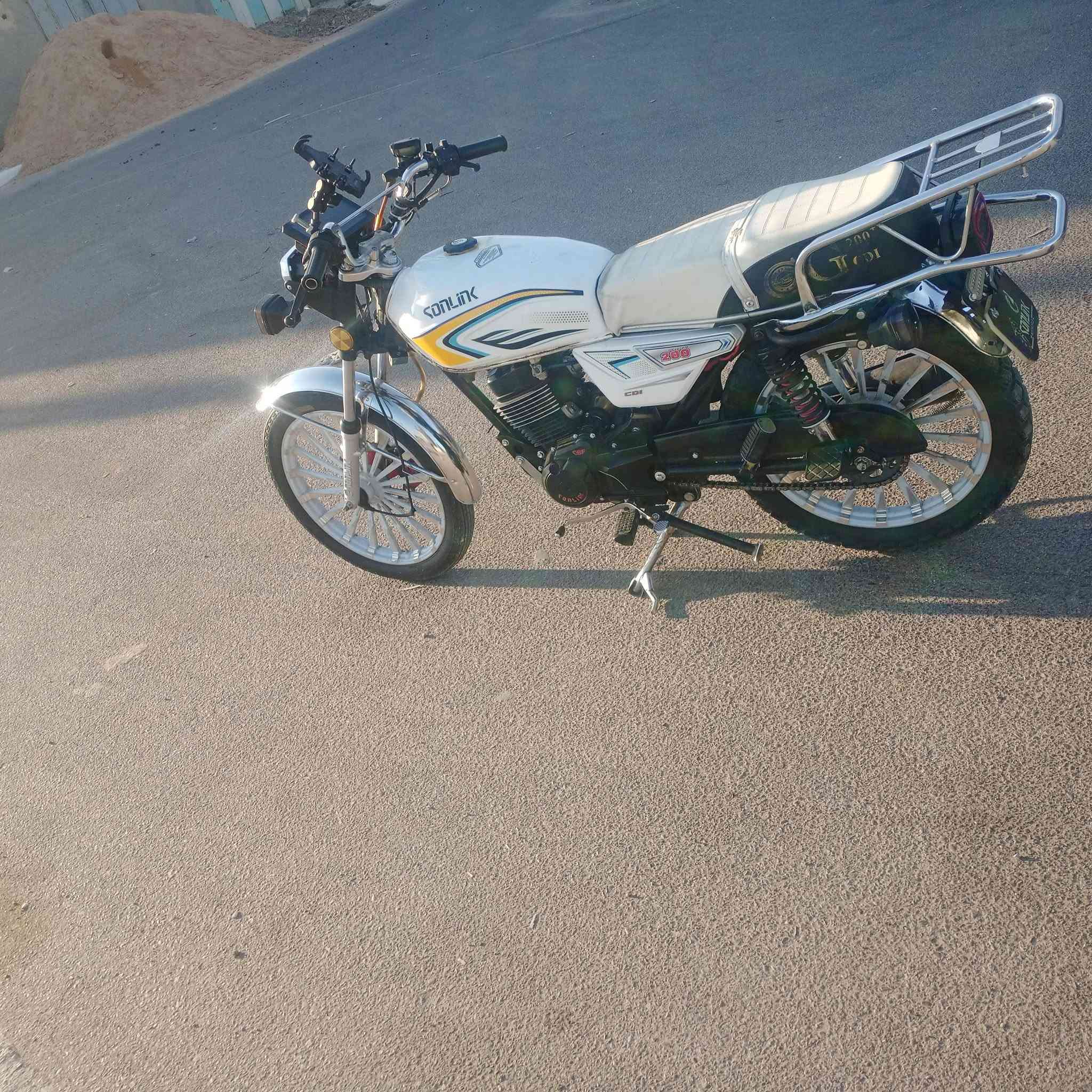 سلام عليكم هاي لبيع 750بيه مجال حك جيه
درجه خمسه كير سيبي اف ضاغطه زنجيل درجه كفاله عامه ***********لحسينه راشديه
