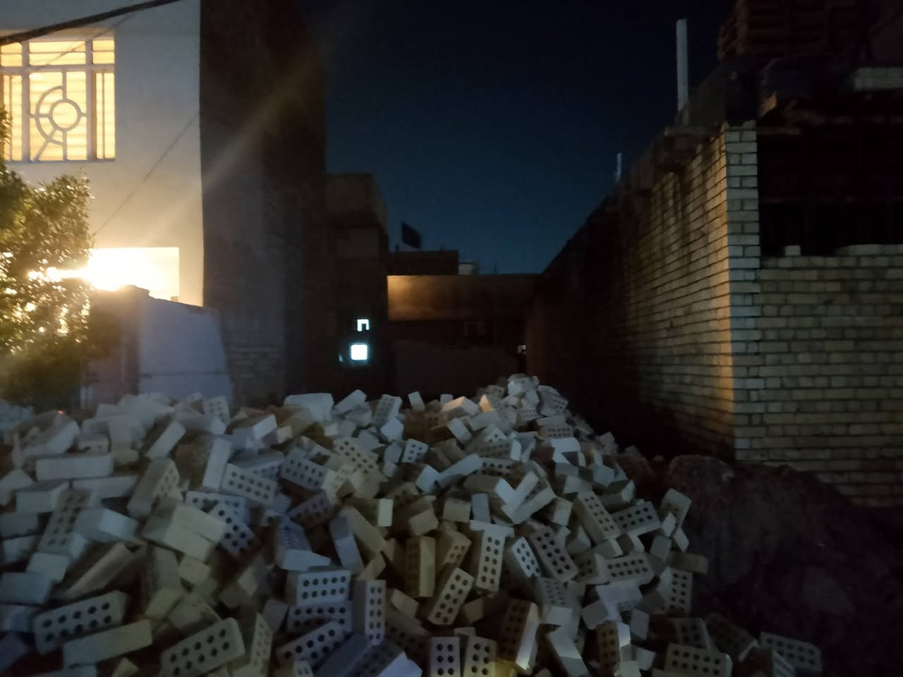 قطعة أرض للبيع100م 5*20 حي البساتين الضباط طابو صرف الفرع الأول من شارع 50
السعر 175 للاستفسار اكثر الاتصال ***********
