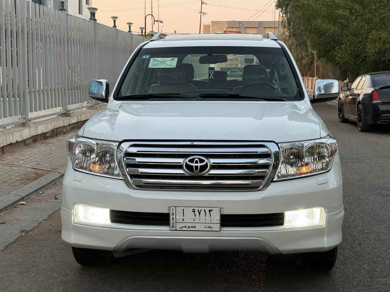 السلام عليكم ***********للبيع لاندكروز السعر 250
موديل 8 شكل 11 ستيني اصل بلادي من دعاميه لدعاميه لسياره مكفوله كفاله عامه من عدا تكحيل جاملغ امامي مكفوله من لضربه ولصبغ ولتبديل مواصفات لسياره فول 1/1 فتحه بلقماره بصمه شاشه وكامرا وحساسات خلفيه بلادي دفدي ثلاجه 7 راكب 3 قطع تبريد لايت زنون مثبت سرعه مكينه 6 سلندر مكينه وكير وحداديه وتبريد وتخم تاير
عل وضع لشركه لسياره مال جناي استخدام نضيفه جدا رقم بغداد مميز 4 ارقام سنويه هزه جديده نكليزي مشروع وطني 
لسياره في كربلاء
