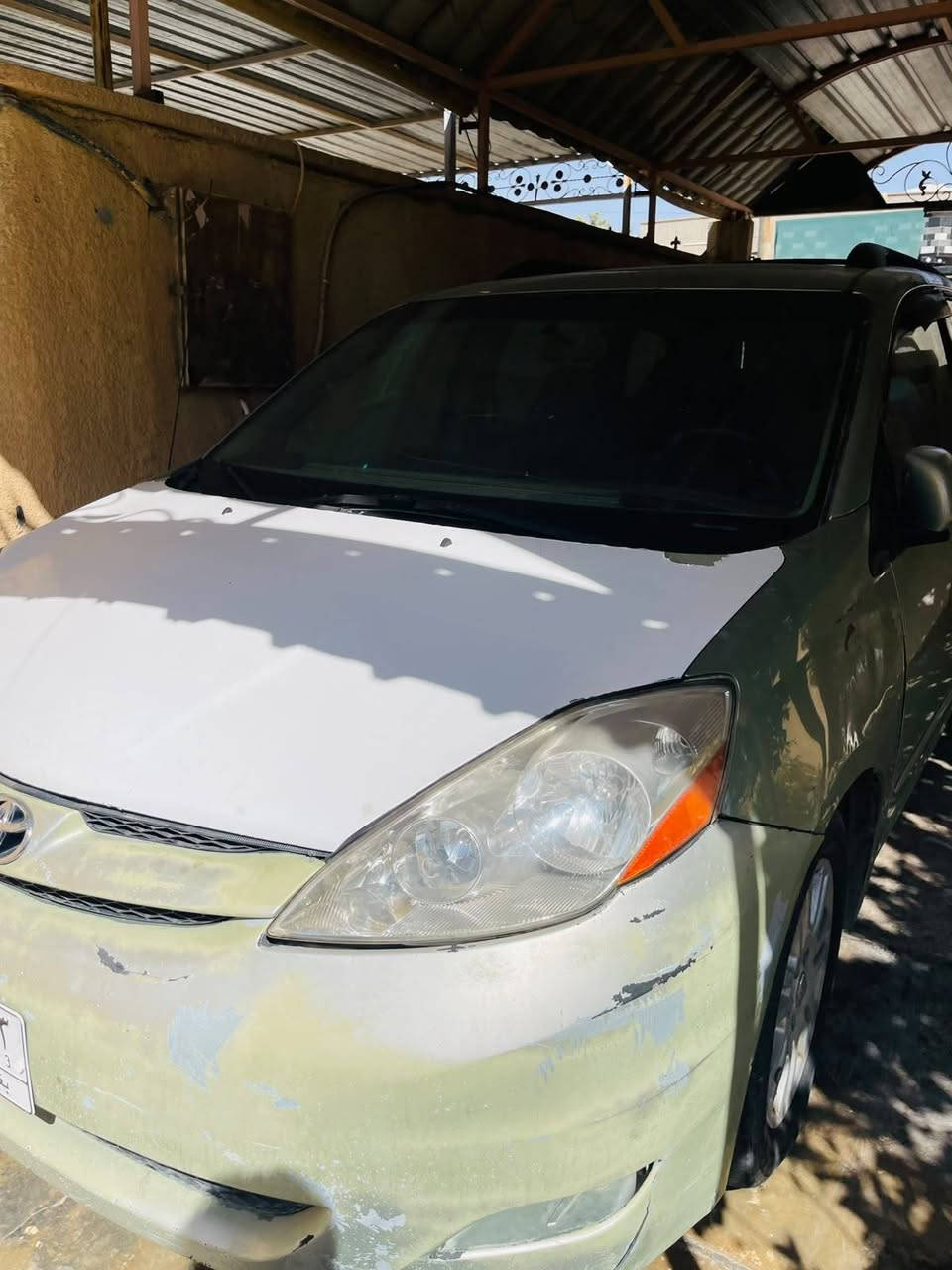 سلام عليكم تايوتا سينا موديل ٢٠٠٨ فول مواصفات السياره بيها كازكيت ابيعها ع وضعها ويرادها شوي ترتيبات مكان السياره الانبار قضاء حديثه الاستفسار ***********
