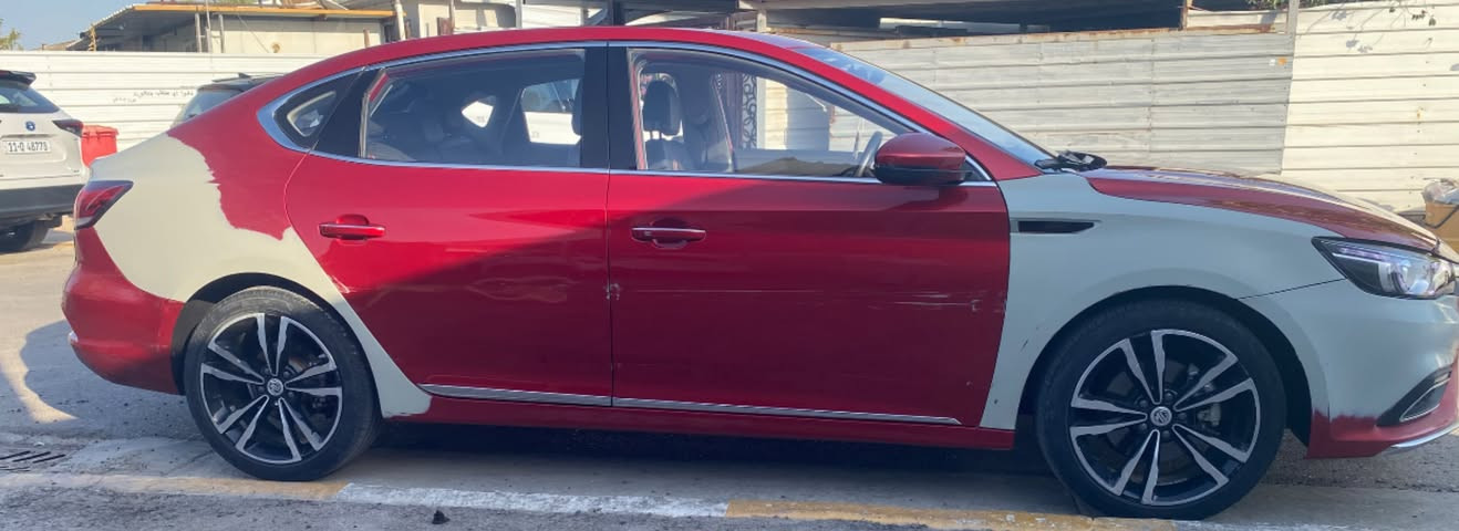 Mg6 trophy
السعر ٩٨ ورقة
***********
فول مواصفات
بصمة تشغيل
مكينة ٢٠٠٠ توربو
شاشة كار بلي 
كامرا دوارة + حساسات
سايد بريك بصمة
كشنات جلد
بلوجكترات دوارة ( يعني من تفر ستيرن البلوجكتر يشتغل ع الاتجاه )
جام امن ( يعني اذا احد يخلي ايدة الجامة ماتنسد )
فتحة سقف
تحكم باللايت
تحكم ستيرن جهتين
تبريد قطعتين ثلج
نظامين قيادة سبورت وعادي
حادثها سطحي واضح بالصور وتحتاج صبغ قطعتين
السيارة باسمي رقم اربيل
مكاني بغداد
بعدها بالضمان ماشية ٢٠ الف
