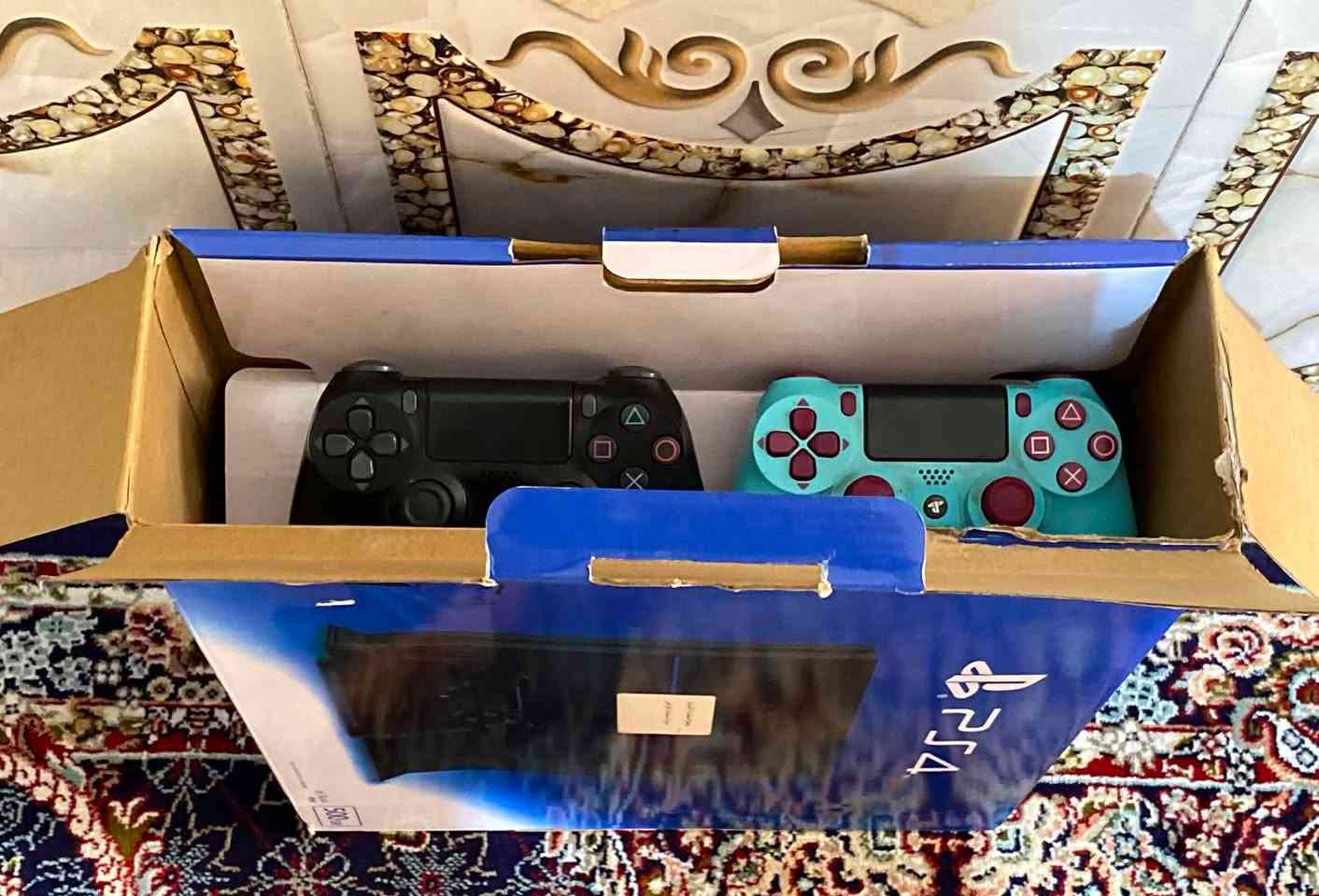 Ps4 fat لامع
نظام ١١.٠٠ تهكير متصفح لا فلاش ولا فيو ولا قرص بنسبة 💯 الاستقرار كل شي واضح امامكم ..
ذاكرة نصف تيرا .. الجهاز لوك ستيكر مامفتوح ابدا كله شغال 
للأمانة من تلعب المروحة يعلى صوتها اما كتأثير وحماوة طبيعية فأنت بكيفك اذا تريد تبدل معجونه
ملحقاته جوستك عدد اثنين 
واير اج دي واير كهرباء واير شحن جوستك
العابه :
Pes21
Pes2007
Pes26
Battlefield 1
Ghost
Need for speed
Gta5
مكاني بغداد كمالية 
***********
 السعر ٢٣٥ نهايته
