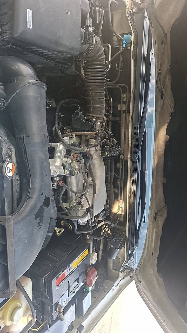 السلام عليكم 
باجيرو موديل ١٤ بيها صبغ جاملغ خلفي والدعاميات 
منضومه غاز 
رقم بغداد بسمي رقم انكليزي 
مواصفات حبتور فتحه ودمام  
مكاني الكريعات 
رقم الهاتف *********** 
السعر ١٣٥ وبيها مجال

