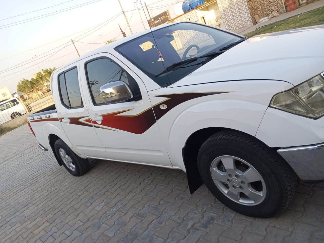 للبيع *********** السعر 98 نيسان نيفارا موديل 2011 رقم بابل دولي فول اوتوماتيك بدون صبغ ولا حادث السيارة حلوه وجاهزة من كير ومحرك حداديه جديده تخم تاير السعر 98 مكان السياره كربلاء المقدسة

